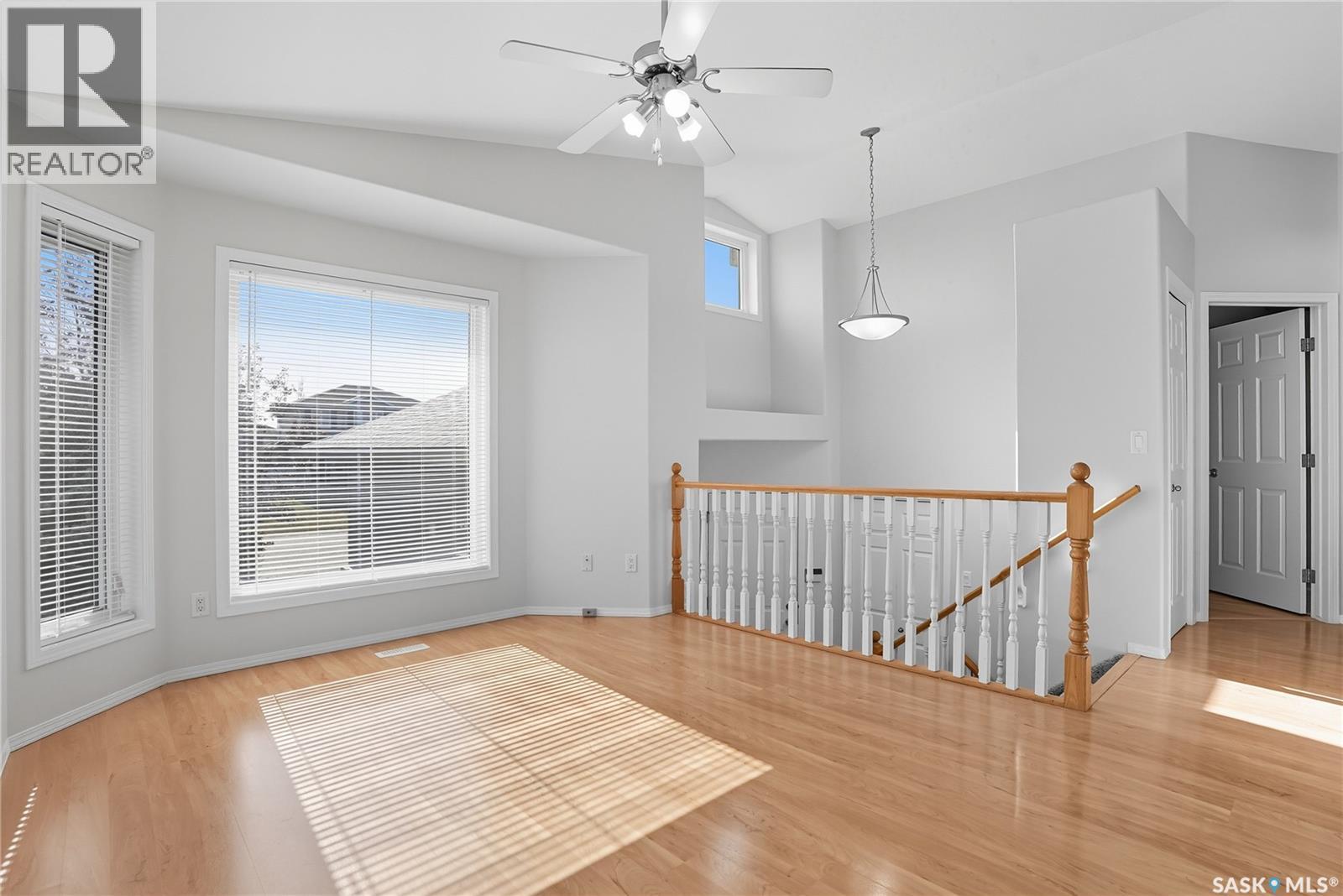 207 Buckwold Cove, Saskatoon, Saskatchewan  S7N 4V8 - Photo 5 - SK020049