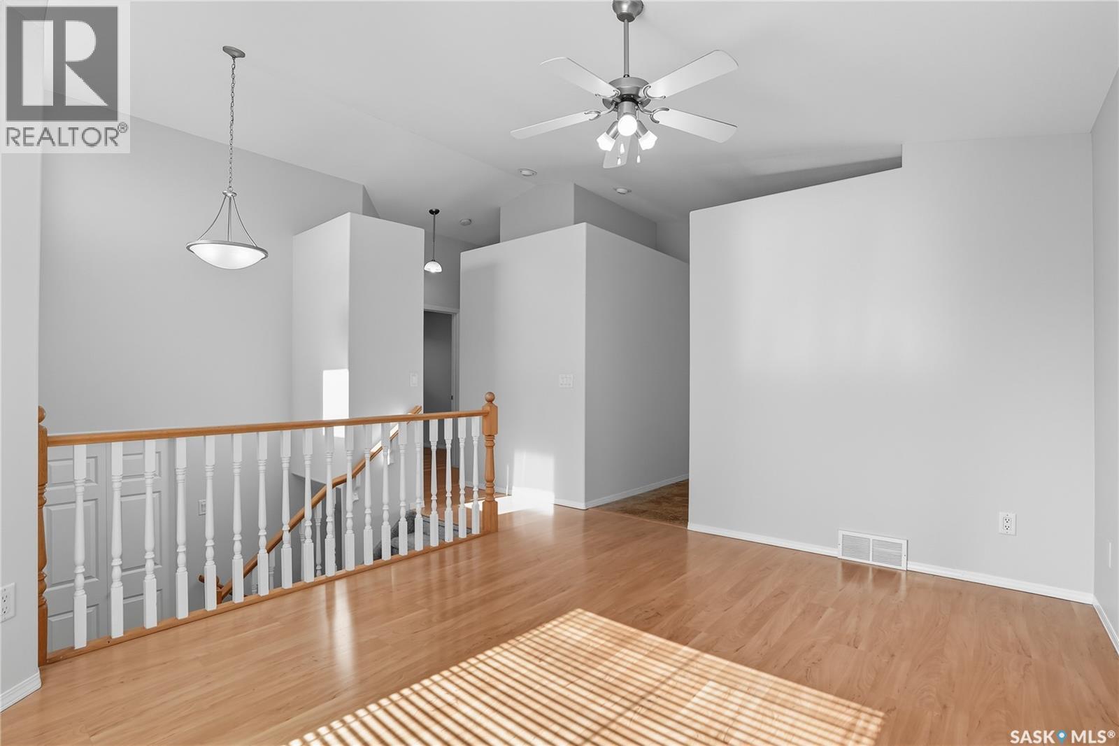 207 Buckwold Cove, Saskatoon, Saskatchewan  S7N 4V8 - Photo 6 - SK020049