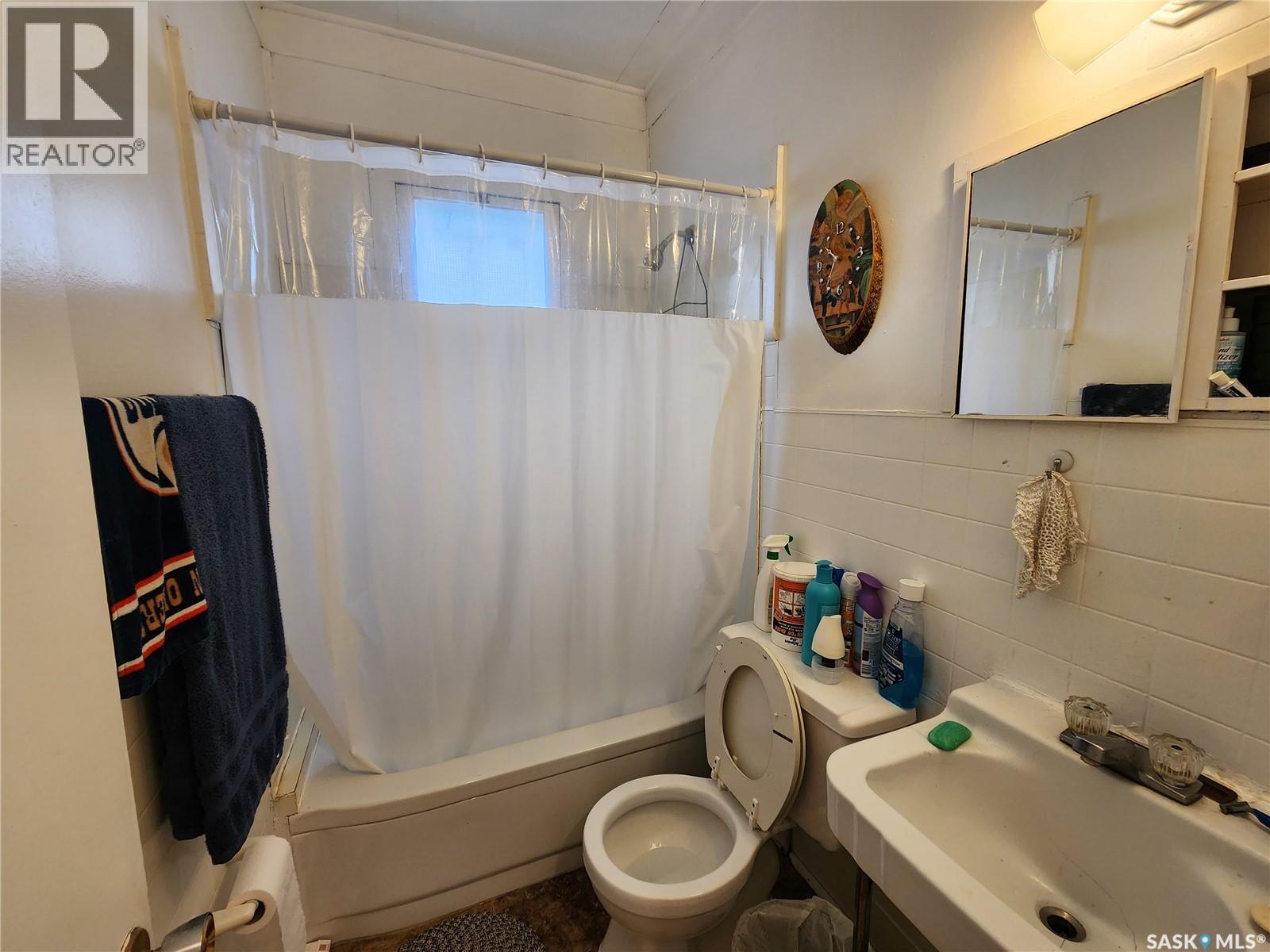 5 Prairie Avenue, Weyburn, Saskatchewan  S4H 0K9 - Photo 13 - SK020038