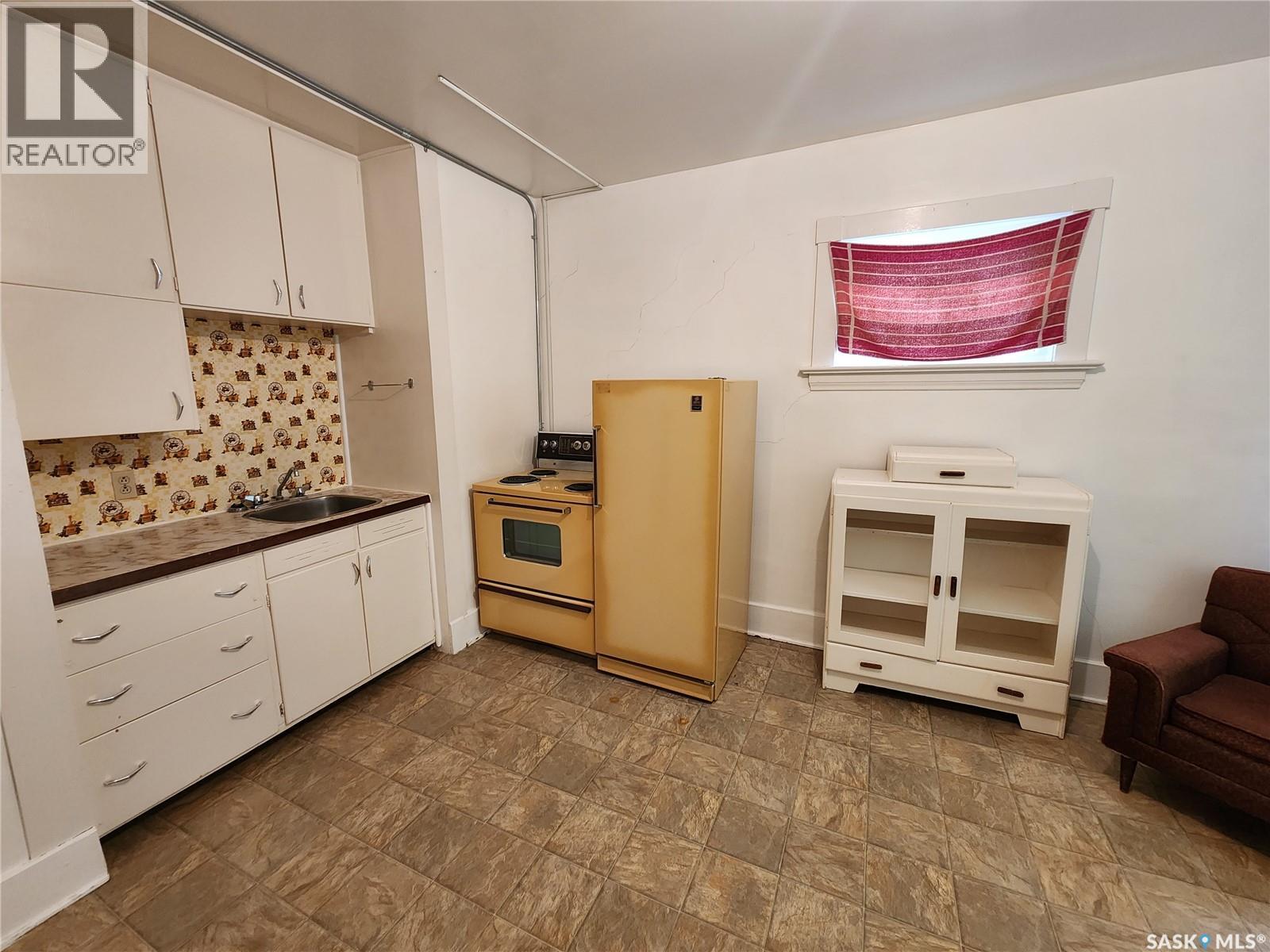 5 Prairie Avenue, Weyburn, Saskatchewan  S4H 0K9 - Photo 16 - SK020038