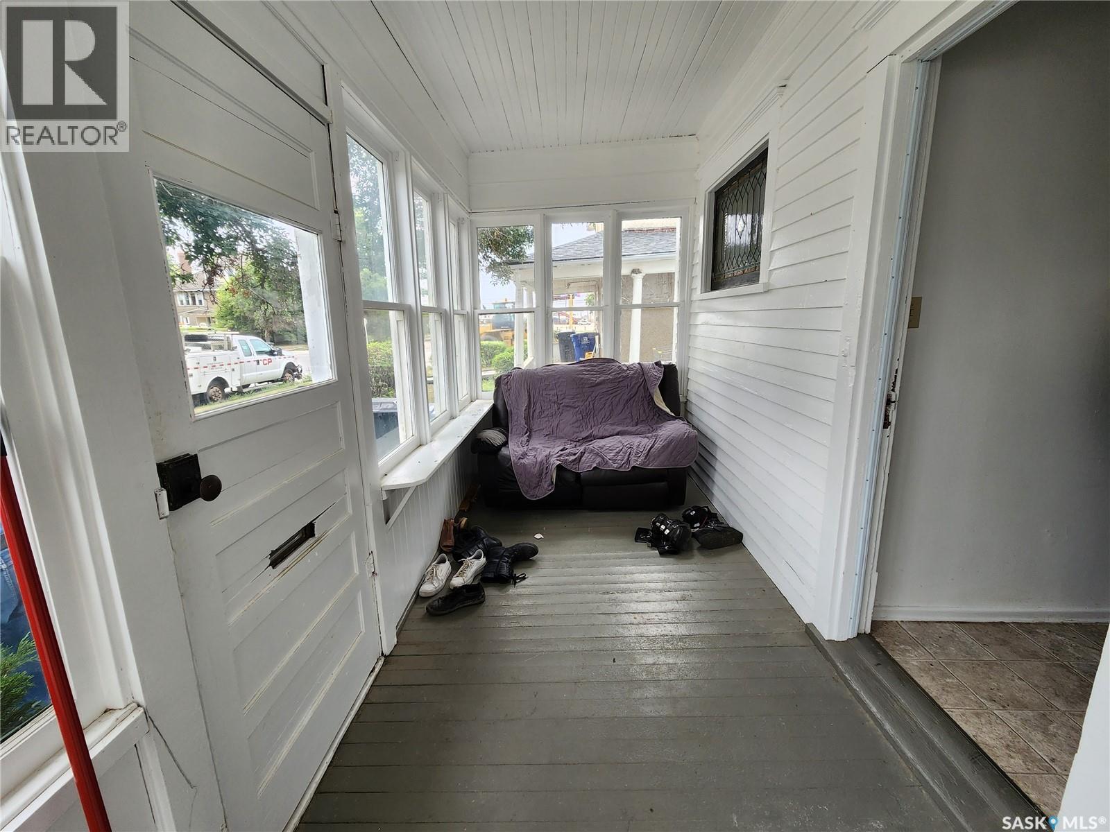 5 Prairie Avenue, Weyburn, Saskatchewan  S4H 0K9 - Photo 9 - SK020038