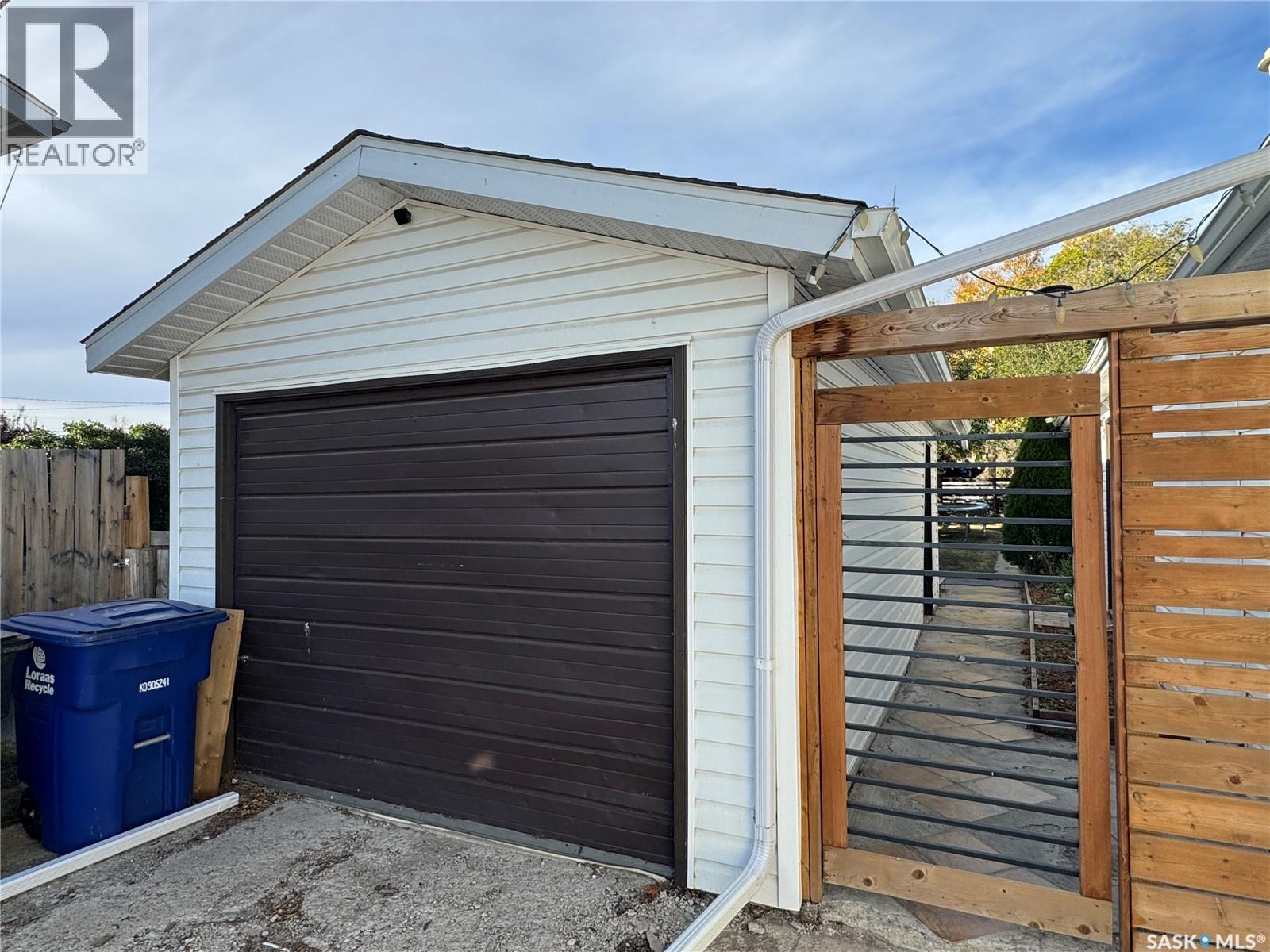 307 6th Avenue E, Biggar, Saskatchewan  S0K 0M0 - Photo 36 - SK019946