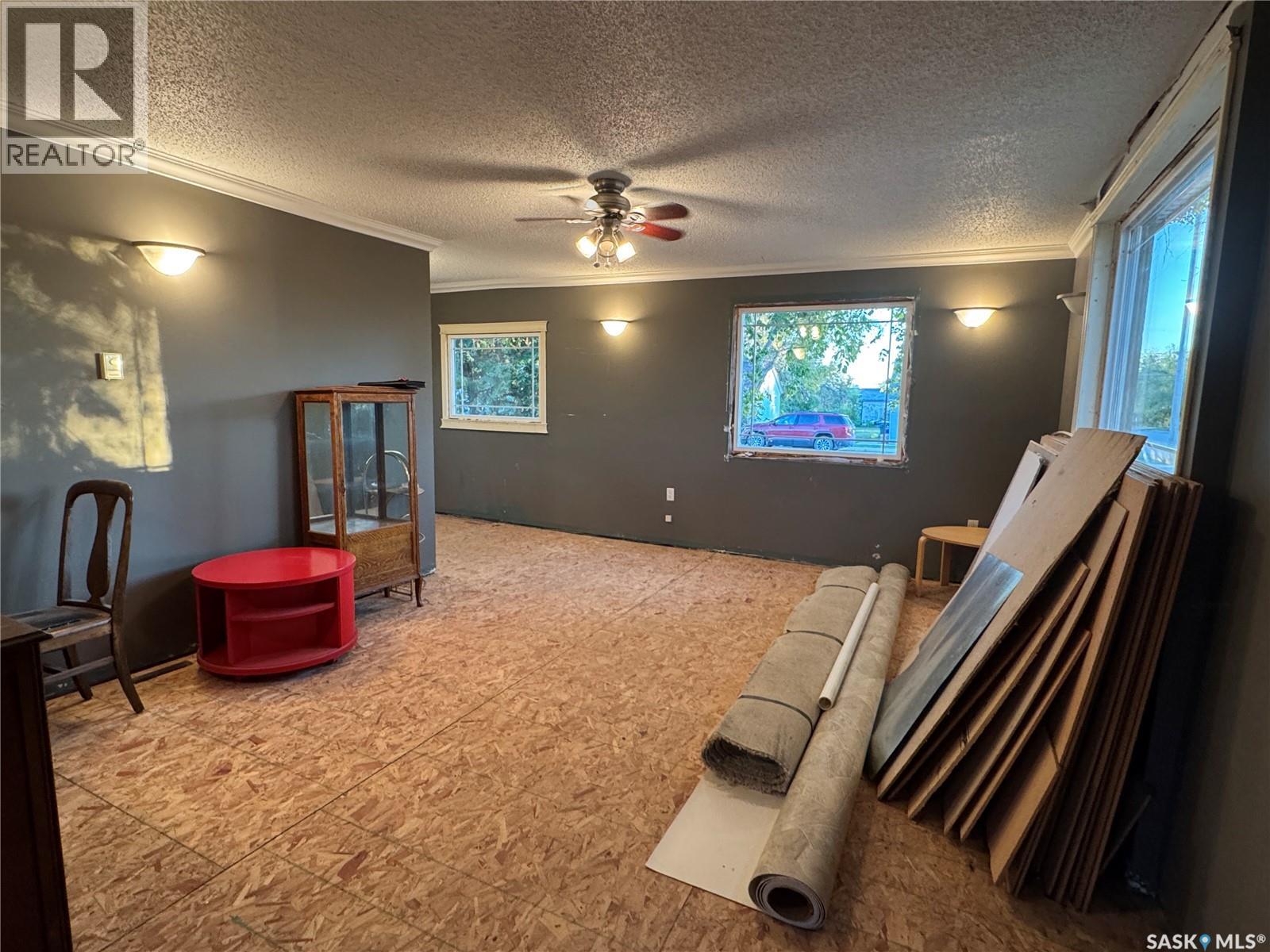 319 3rd Avenue W, Biggar, Saskatchewan  S0K 0M0 - Photo 13 - SK019945