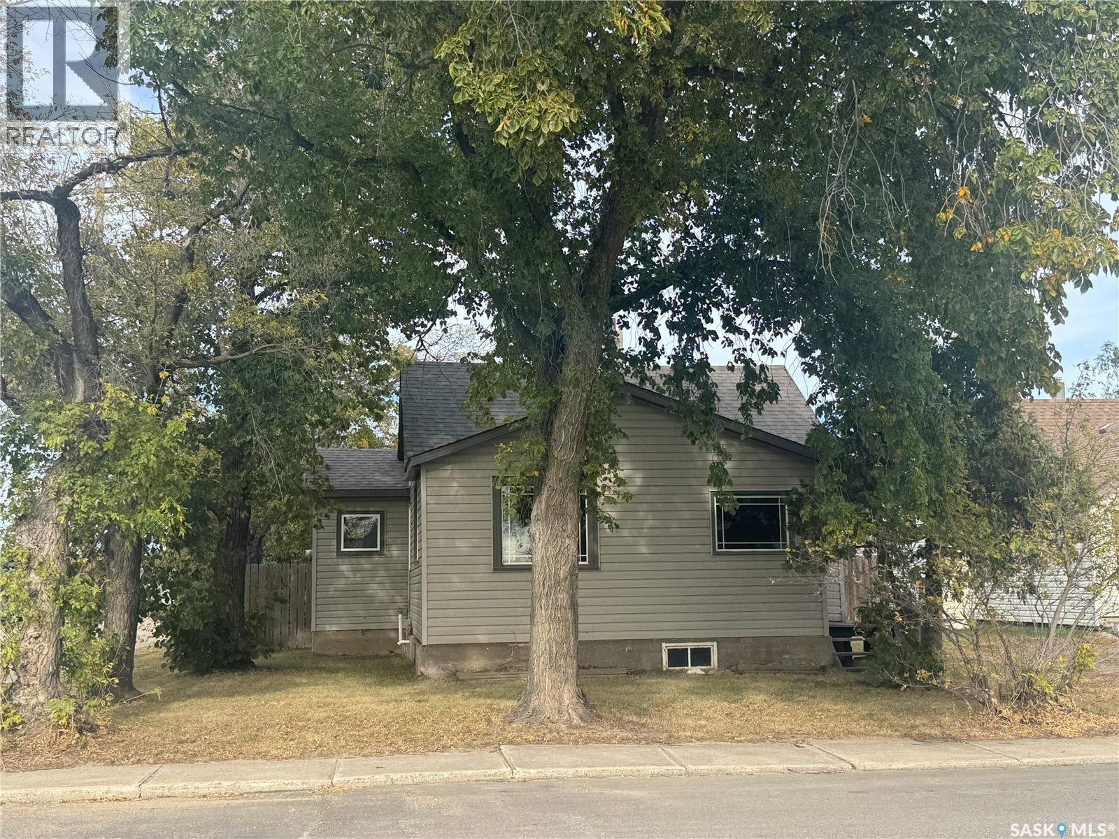 319 3rd Avenue W, Biggar, Saskatchewan  S0K 0M0 - Photo 25 - SK019945