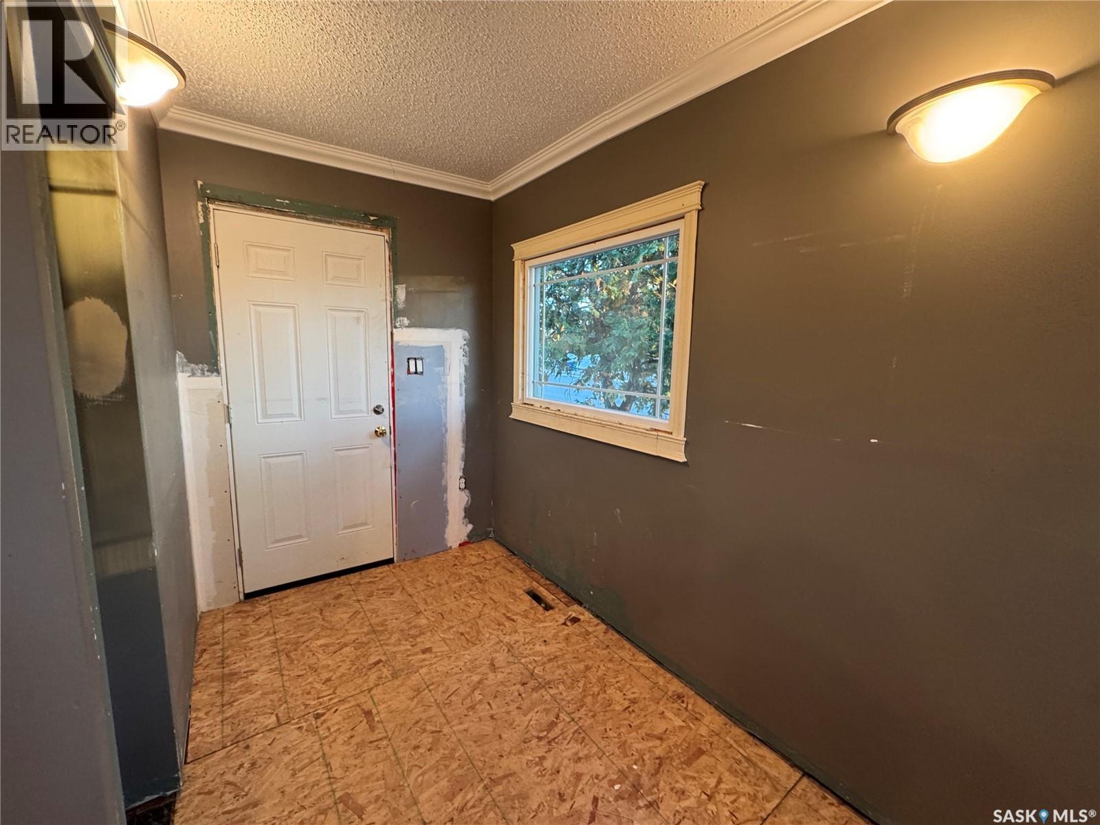 319 3rd Avenue W, Biggar, Saskatchewan  S0K 0M0 - Photo 3 - SK019945