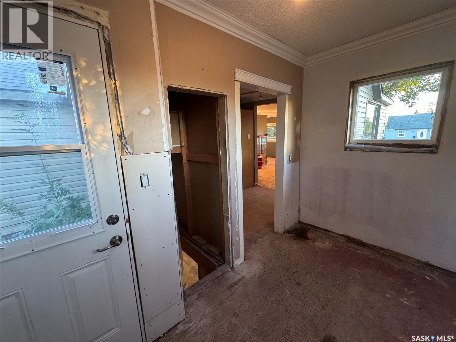 319 3rd Avenue W, Biggar, Saskatchewan  S0K 0M0 - Photo 4 - SK019945