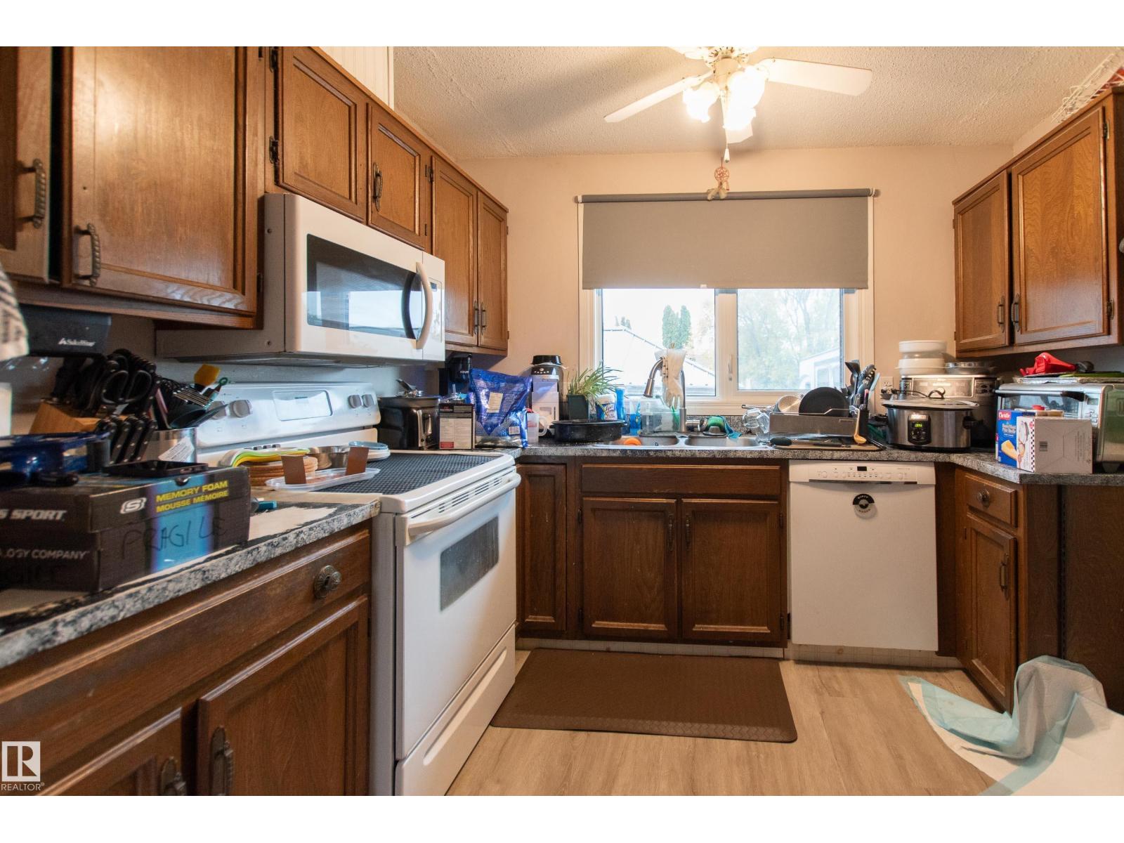 7 Ekota Cr Nw, Edmonton, Alberta  T6K 2J6 - Photo 3 - E4460767