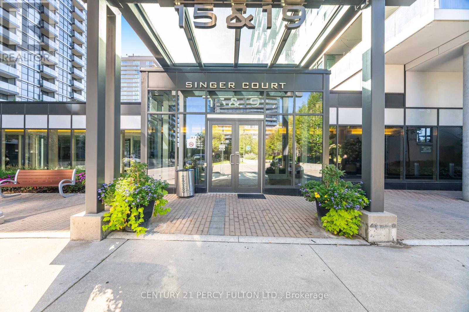 1518 - 19 Singer Court, Toronto (Bayview Village), Ontario  M2K 0B2 - Photo 2 - C12444232