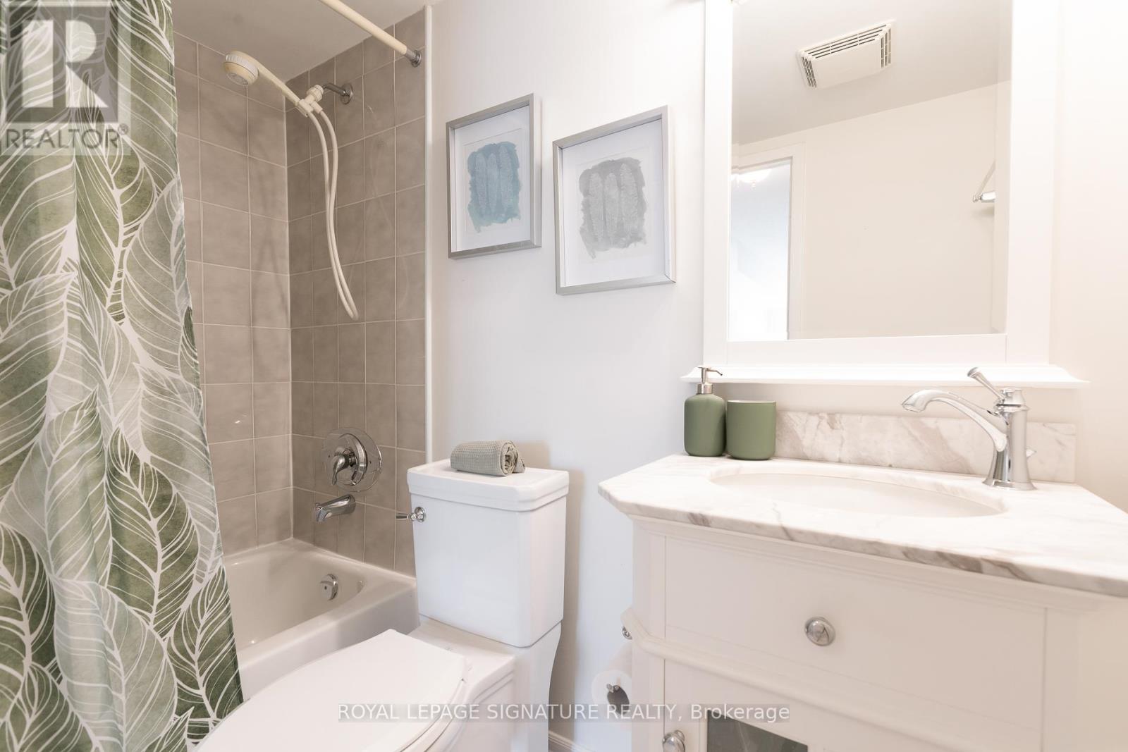 206 - 356 Mcrae Drive, Toronto, Ontario  M4G 4G4 - Photo 17 - C12444238