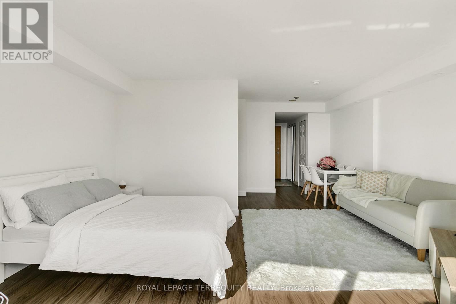 3803 - 99 Harbour Square, Toronto, Ontario  M5J 2H2 - Photo 13 - C12444246