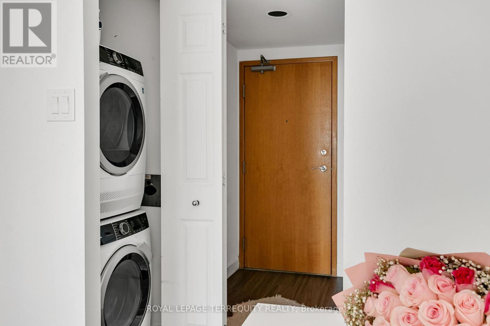 3803 - 99 Harbour Square, Toronto, Ontario  M5J 2H2 - Photo 20 - C12444246