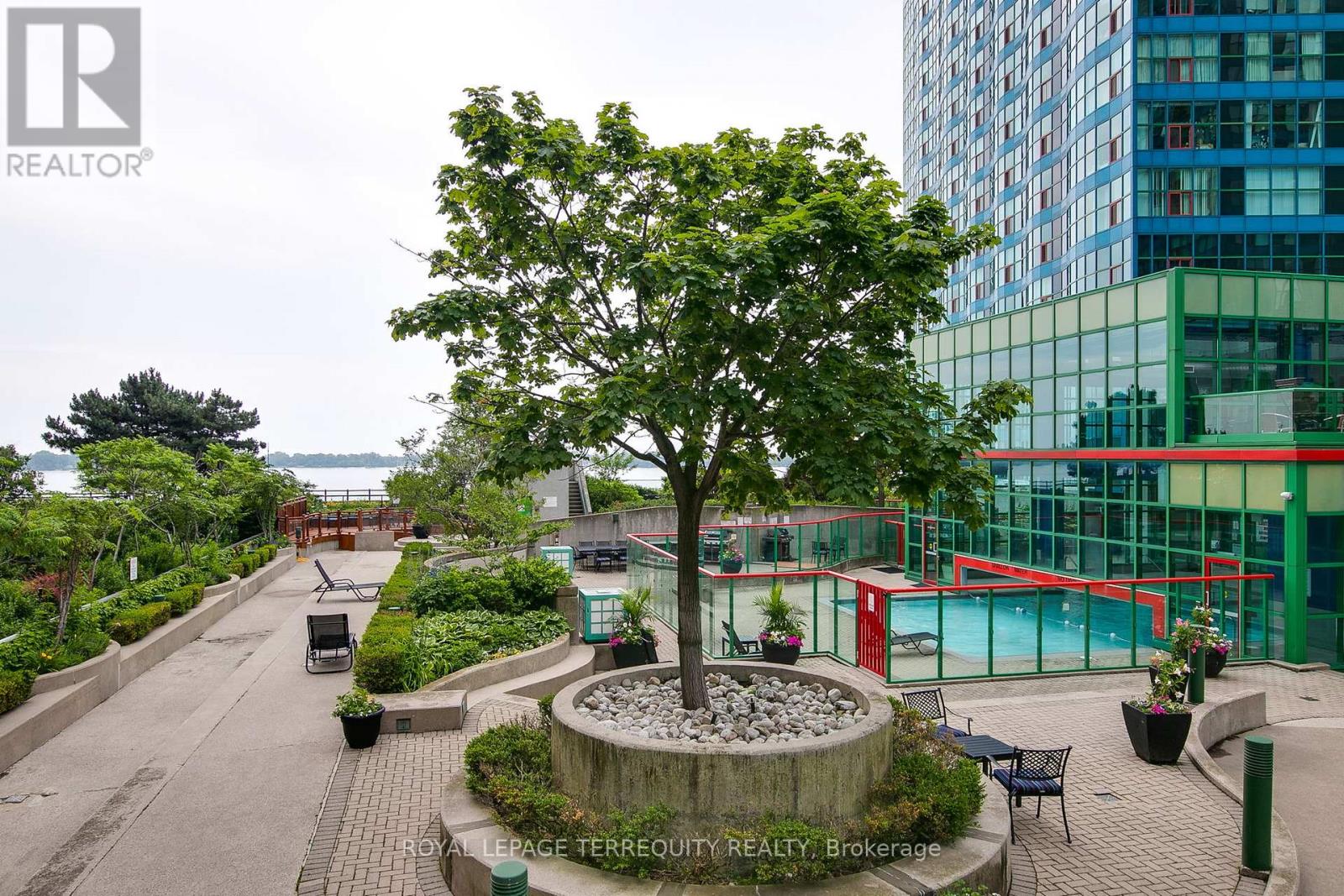 3803 - 99 Harbour Square, Toronto, Ontario  M5J 2H2 - Photo 37 - C12444246