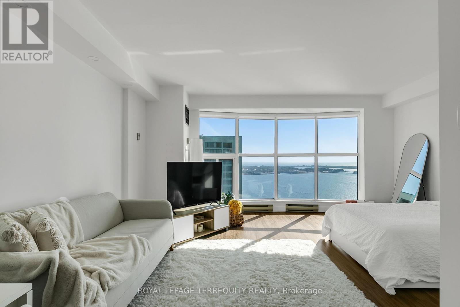 3803 - 99 Harbour Square, Toronto, Ontario  M5J 2H2 - Photo 8 - C12444246