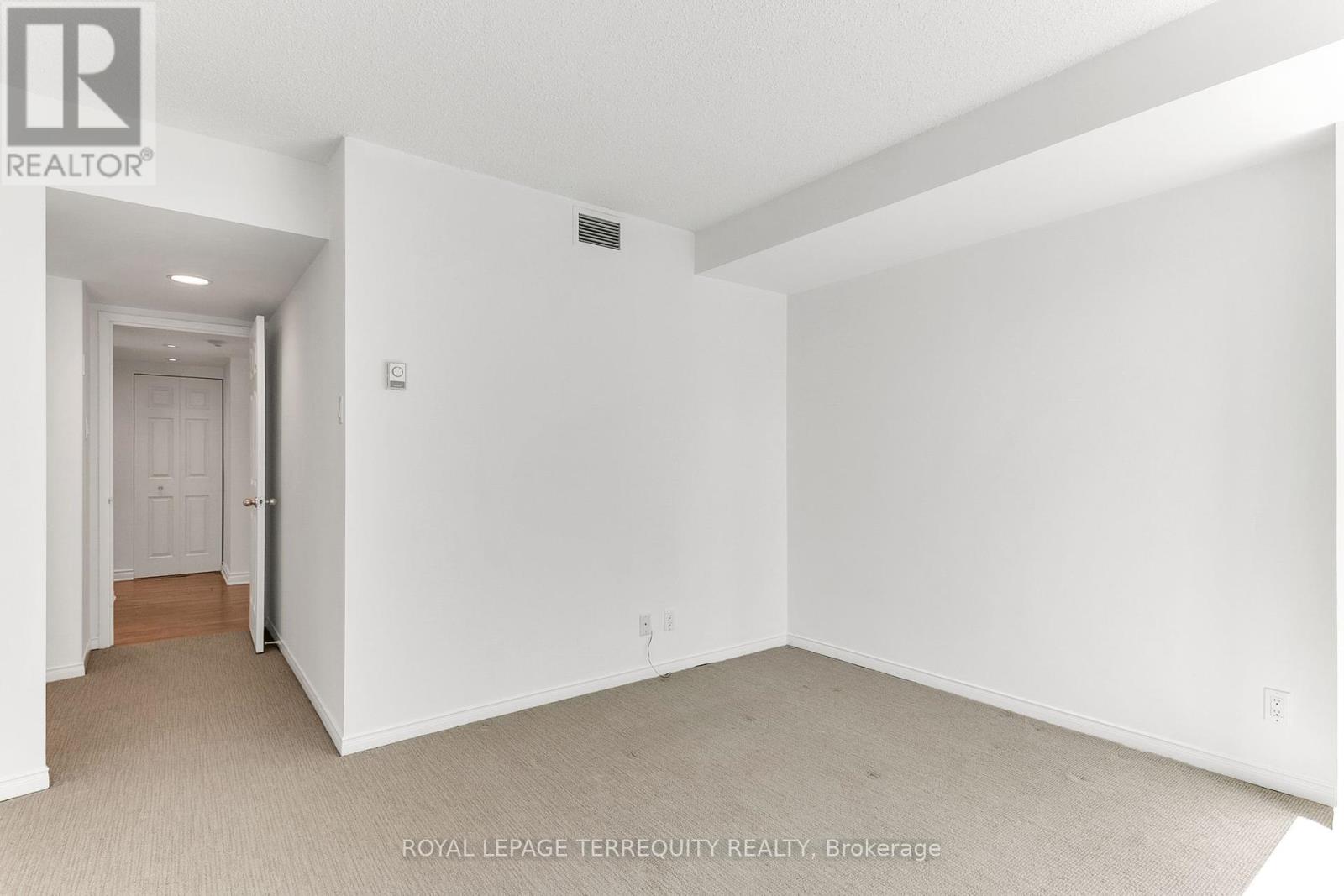 2707 - 77 Harbour Square, Toronto (Waterfront Communities), Ontario  M5J 2S2 - Photo 27 - C12444256