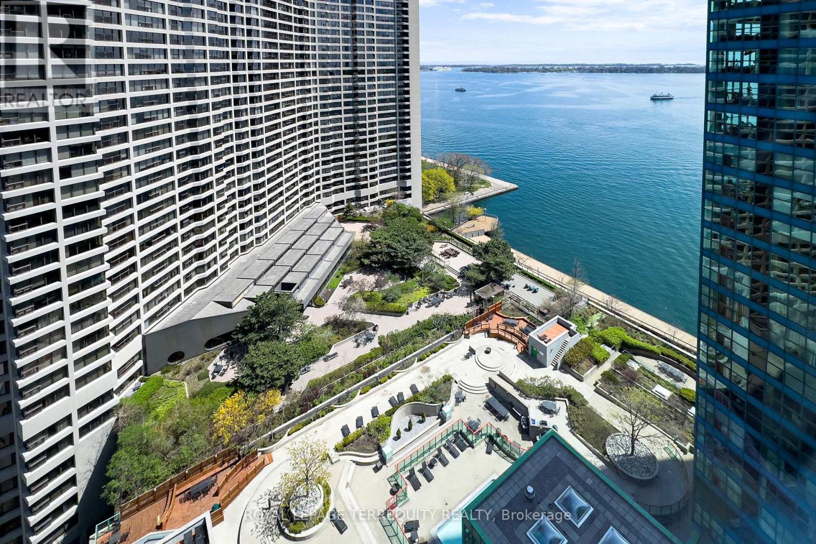 2707 - 77 Harbour Square, Toronto (Waterfront Communities), Ontario  M5J 2S2 - Photo 31 - C12444256