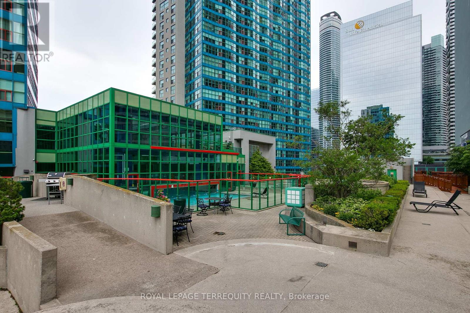 2707 - 77 Harbour Square, Toronto (Waterfront Communities), Ontario  M5J 2S2 - Photo 38 - C12444256
