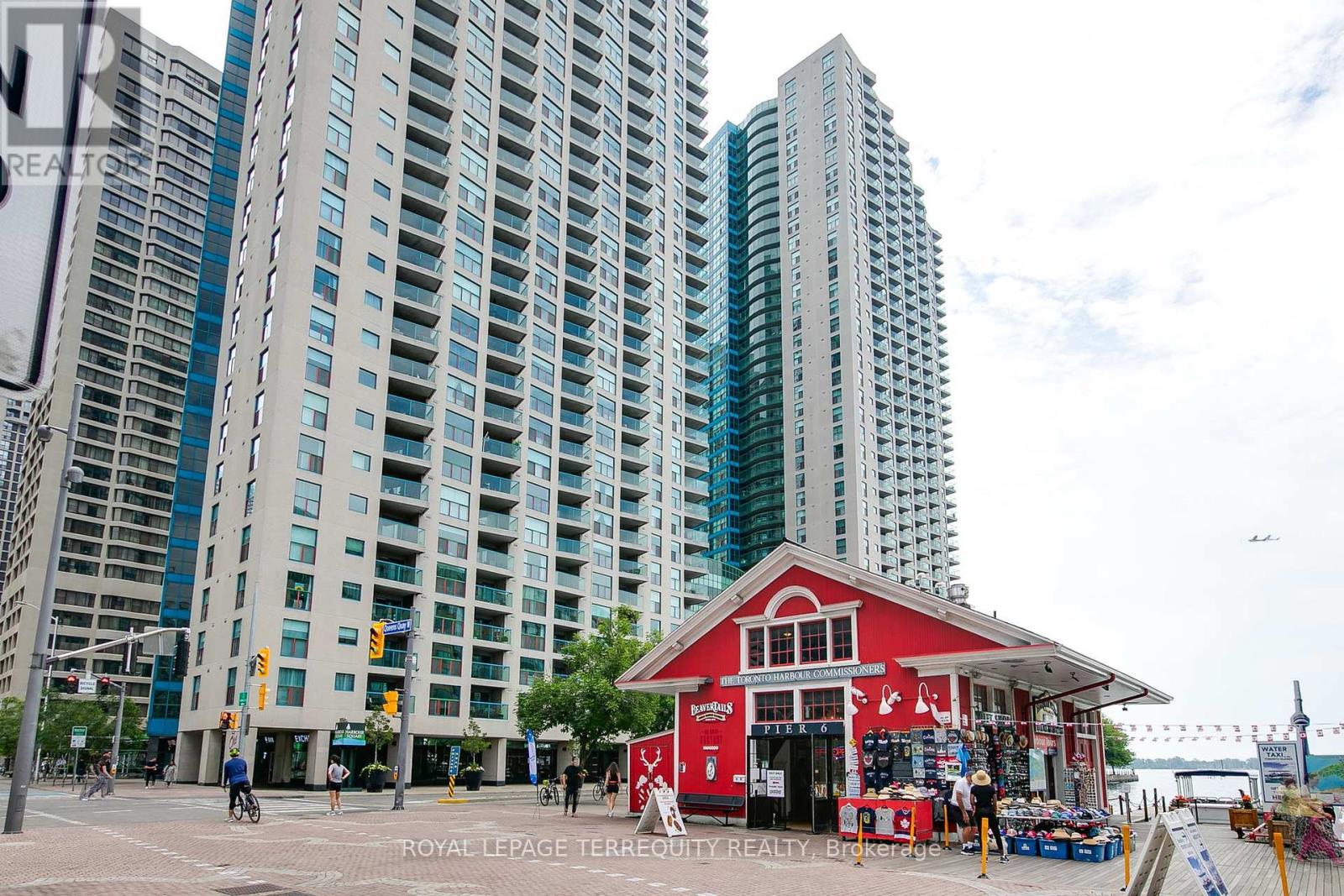2707 - 77 Harbour Square, Toronto (Waterfront Communities), Ontario  M5J 2S2 - Photo 46 - C12444256