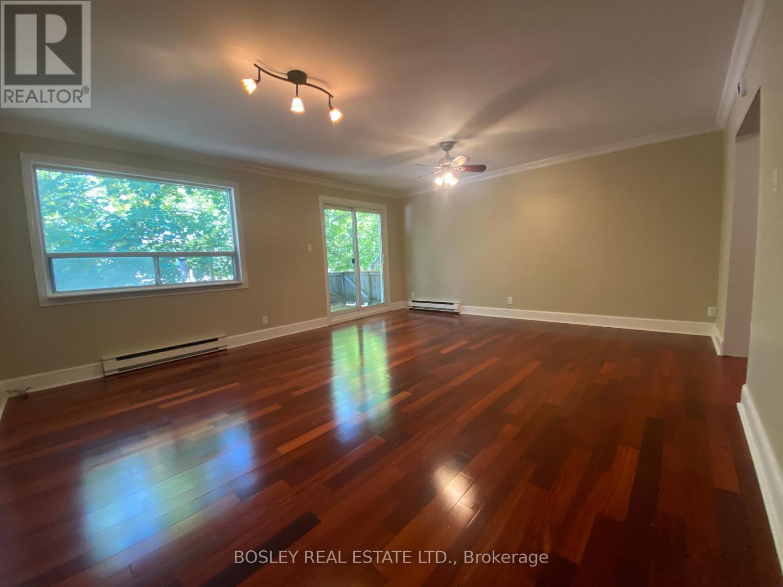 #2 (Upper) - 33 Lorindale Avenue, Toronto, Ontario  M5M 3C3 - Photo 10 - C12444257