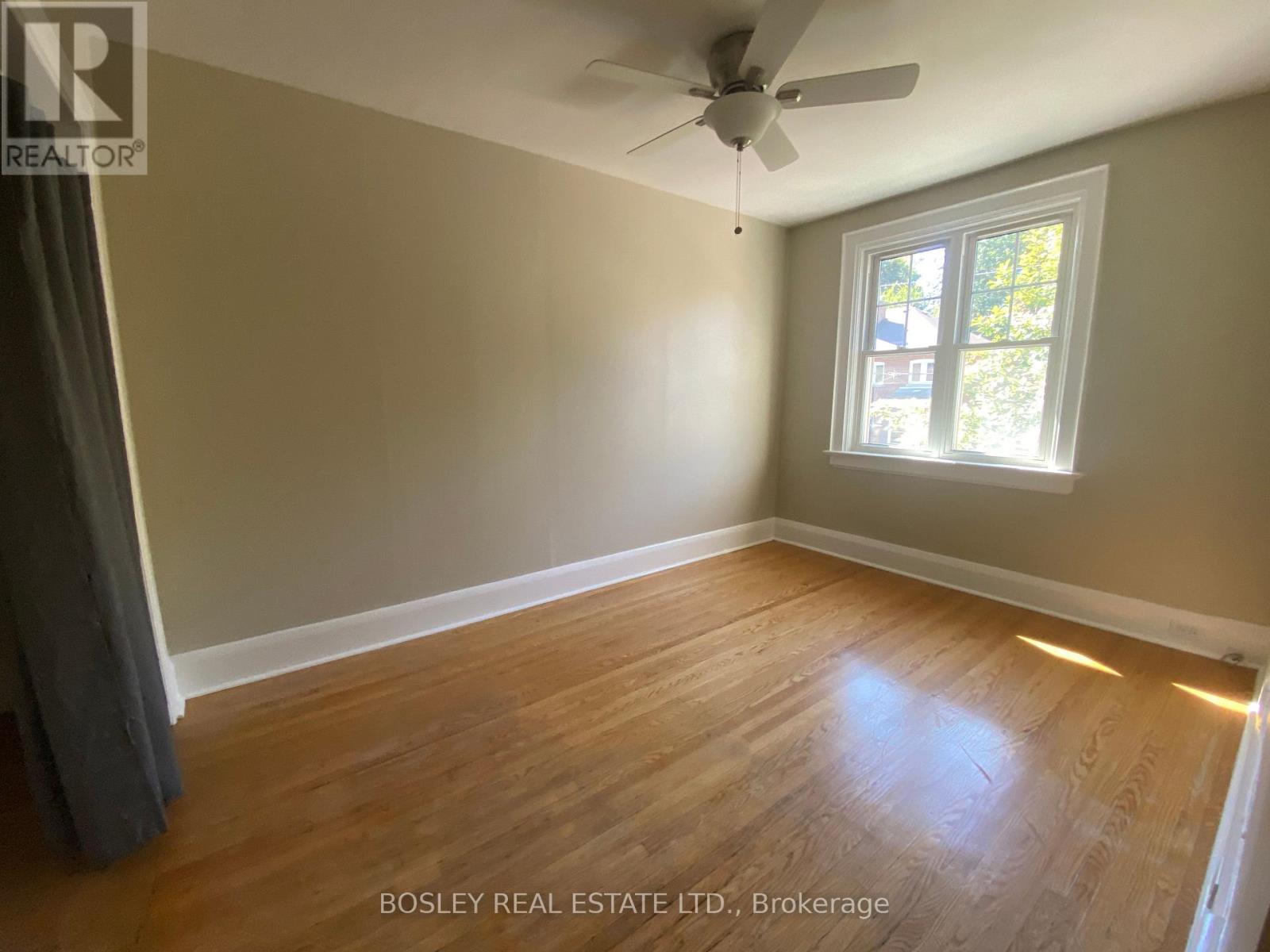 #2 (Upper) - 33 Lorindale Avenue, Toronto, Ontario  M5M 3C3 - Photo 15 - C12444257