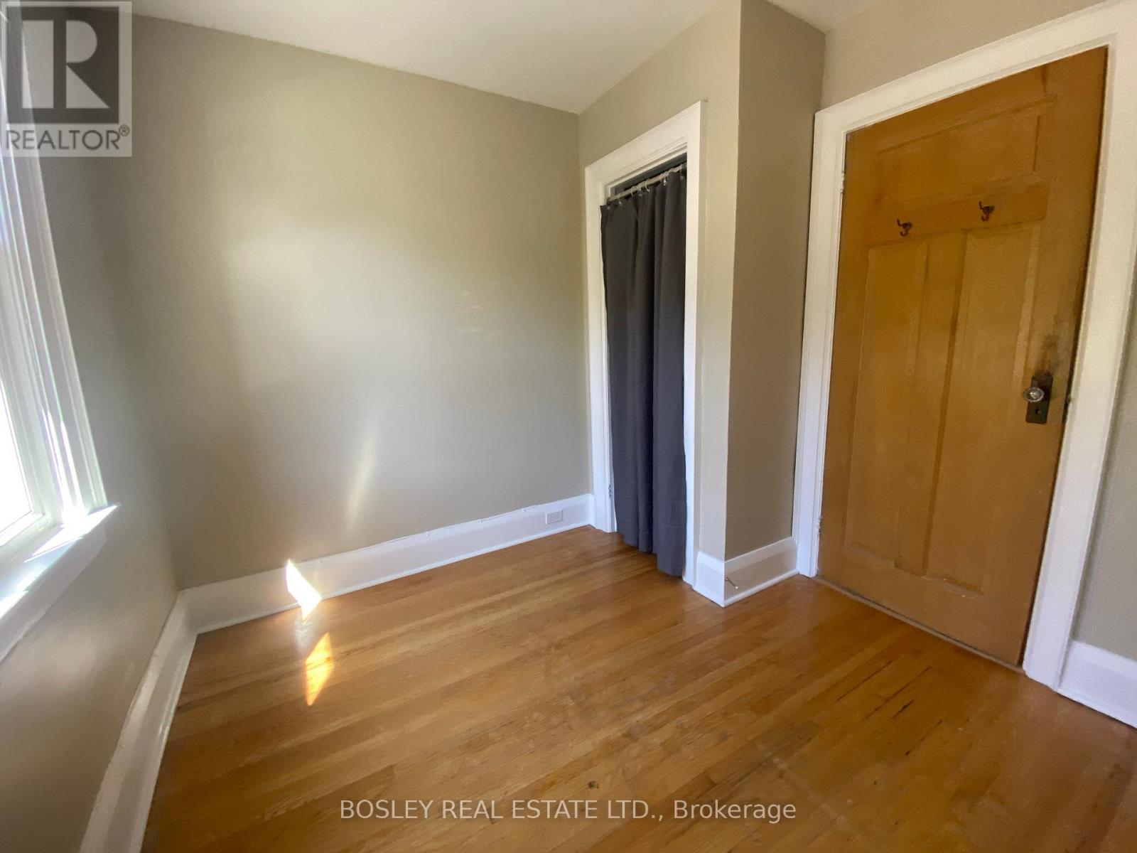 #2 (Upper) - 33 Lorindale Avenue, Toronto, Ontario  M5M 3C3 - Photo 17 - C12444257