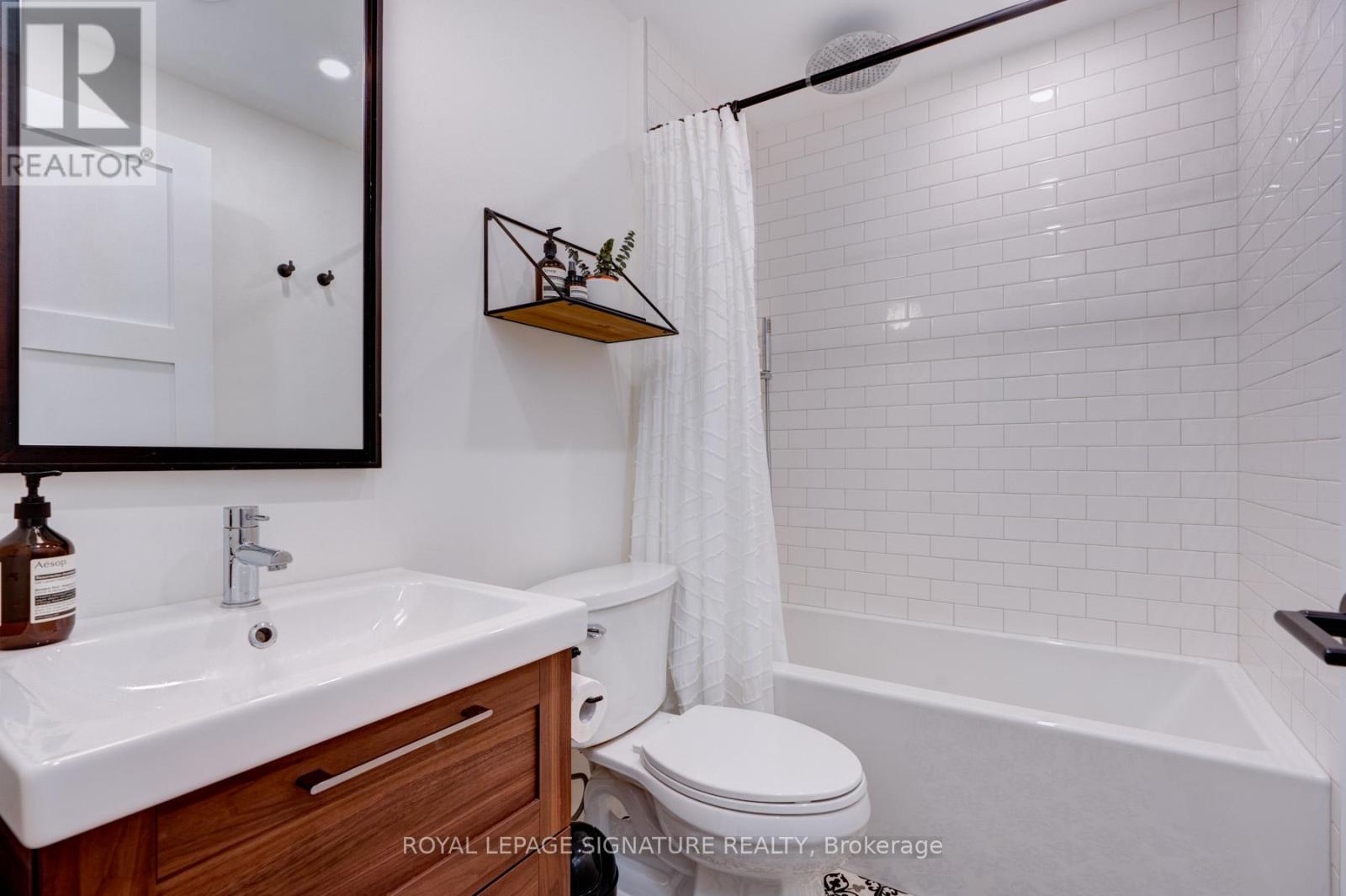 208e - 500 Queens Quay W, Toronto, Ontario  M5V 3K8 - Photo 15 - C12444259