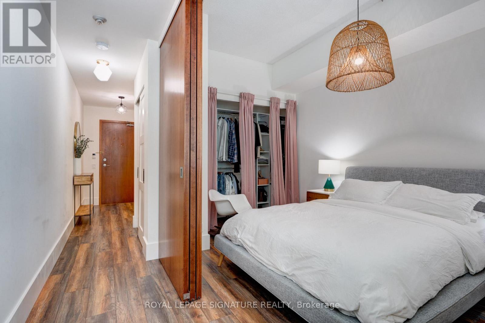 208e - 500 Queens Quay W, Toronto, Ontario  M5V 3K8 - Photo 4 - C12444259