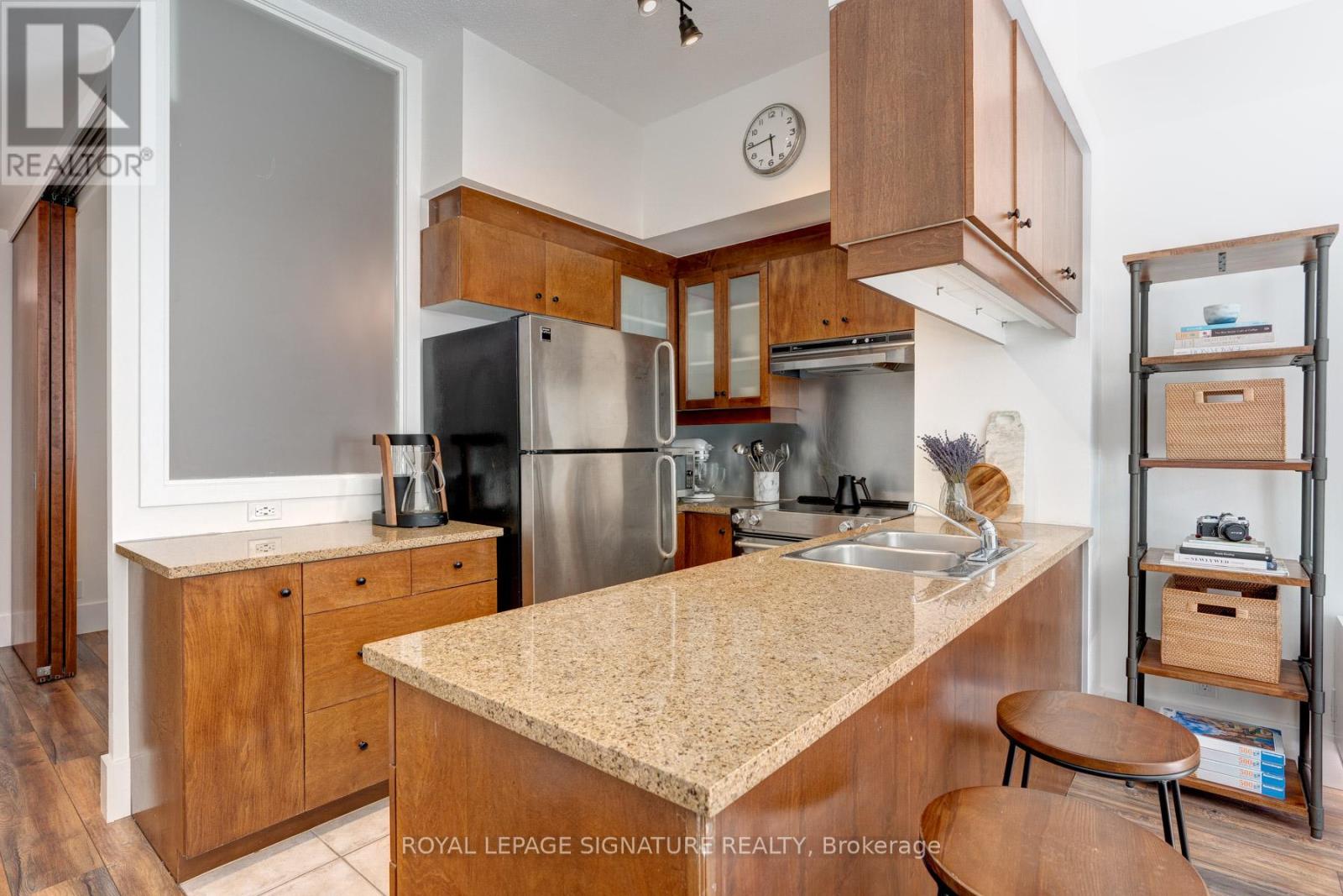 208e - 500 Queens Quay W, Toronto, Ontario  M5V 3K8 - Photo 8 - C12444259
