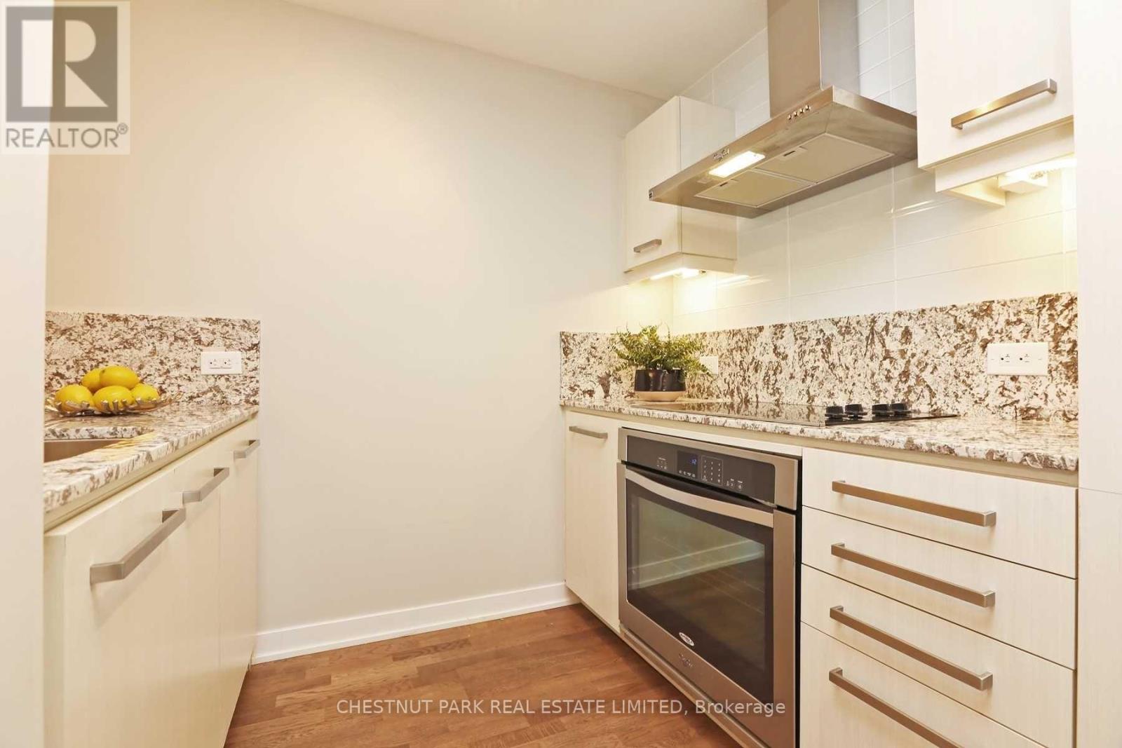 Th25 - 15 Beverley Street, Toronto, Ontario  M5T 1X8 - Photo 7 - C12444287