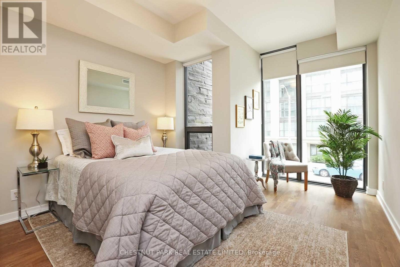 Th25 - 15 Beverley Street, Toronto, Ontario  M5T 1X8 - Photo 8 - C12444287