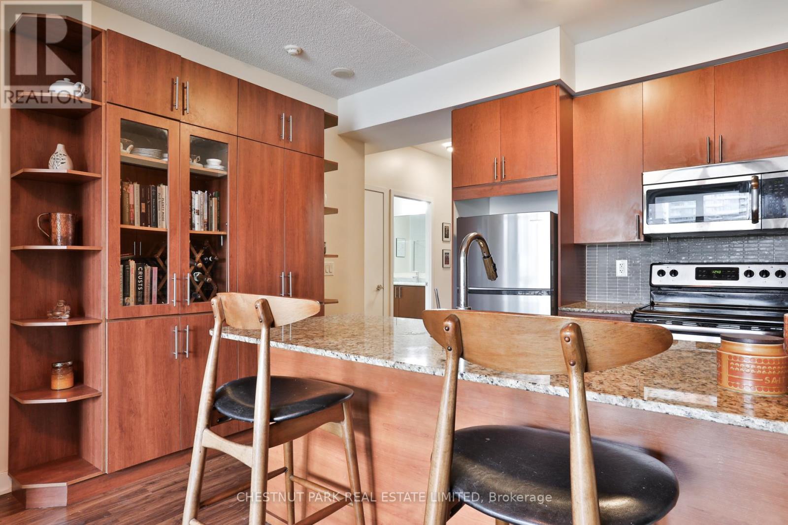 208 - 260 Sackville Street, Toronto (Regent Park), Ontario  M5A 0B3 - Photo 2 - C12444311