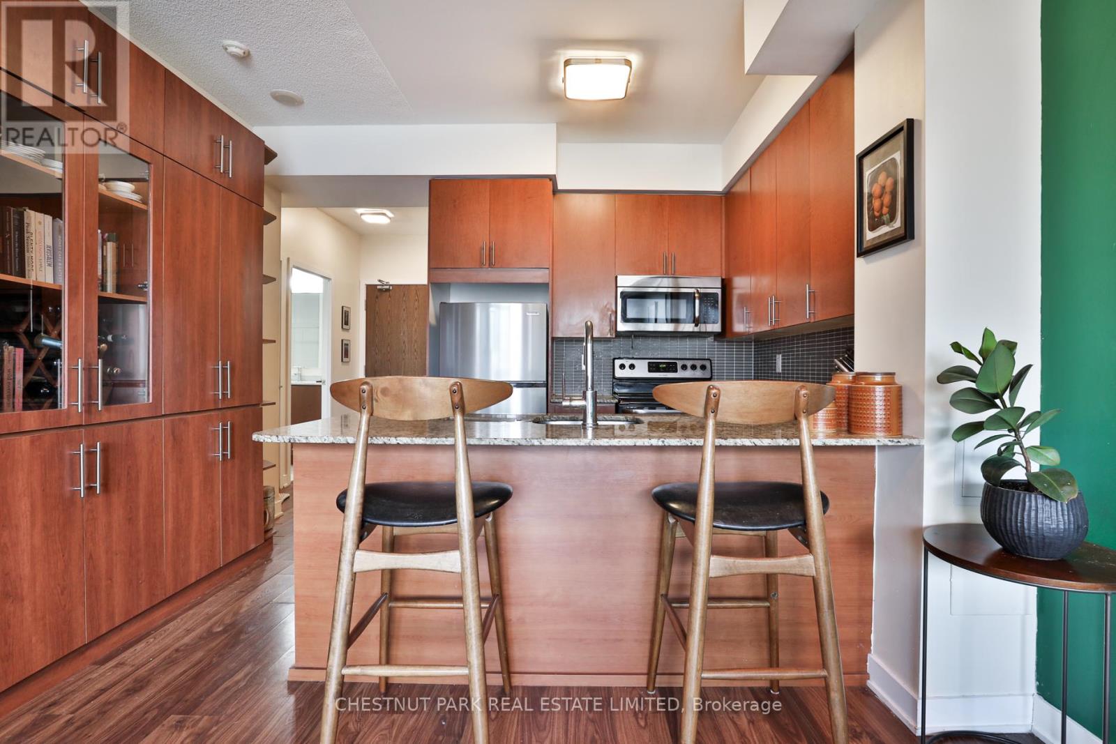 208 - 260 Sackville Street, Toronto (Regent Park), Ontario  M5A 0B3 - Photo 5 - C12444311