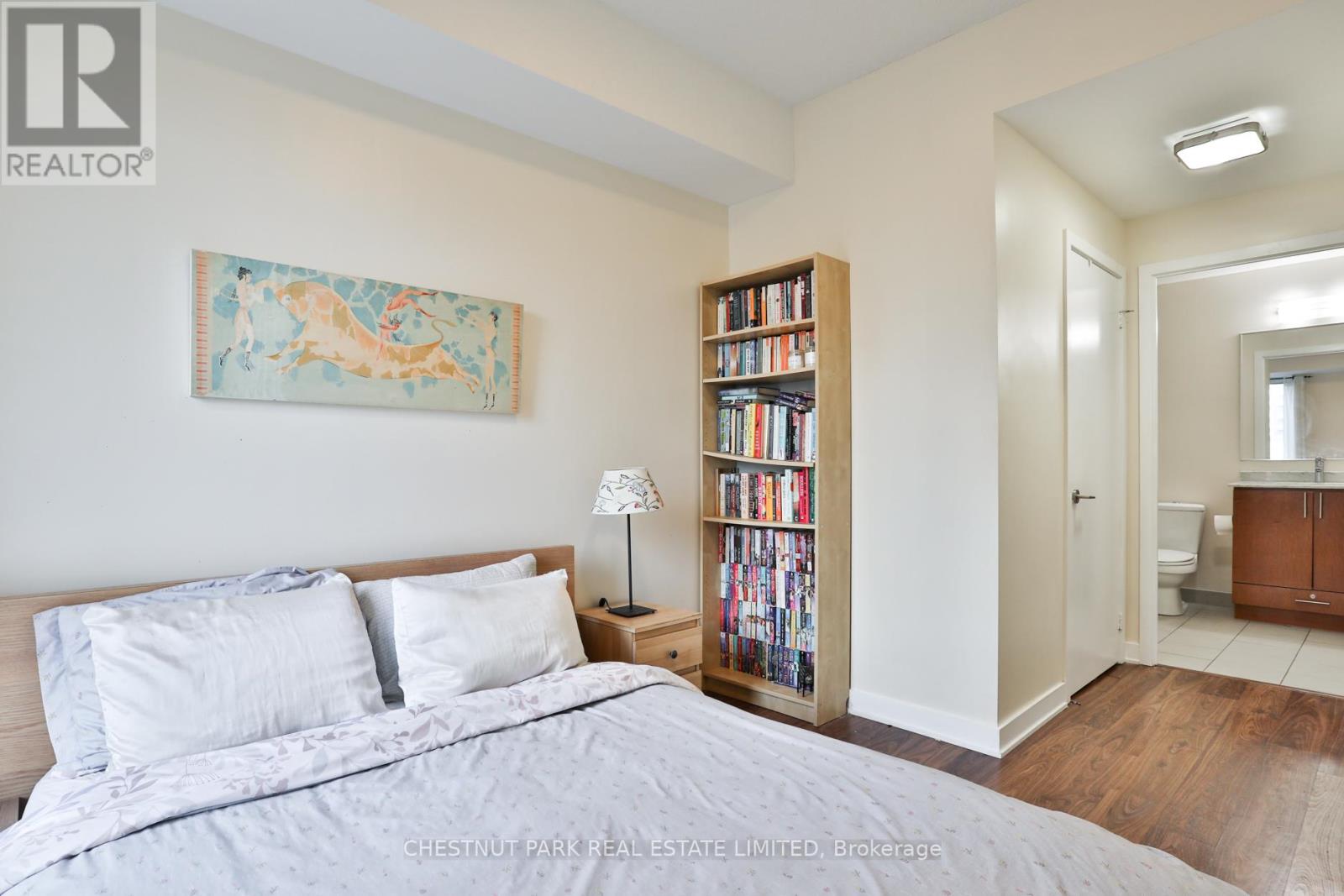 208 - 260 Sackville Street, Toronto (Regent Park), Ontario  M5A 0B3 - Photo 9 - C12444311