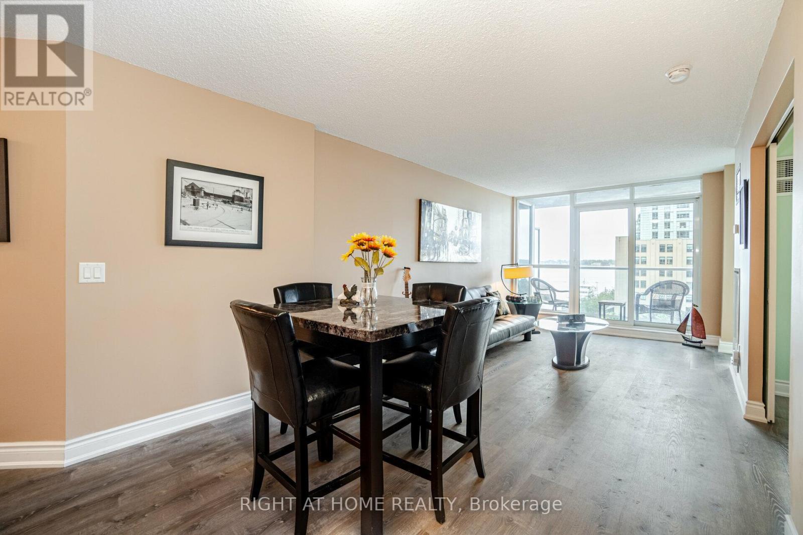 809 - 8 York Street S, Toronto, Ontario  M5J 2Y2 - Photo 11 - C12444315