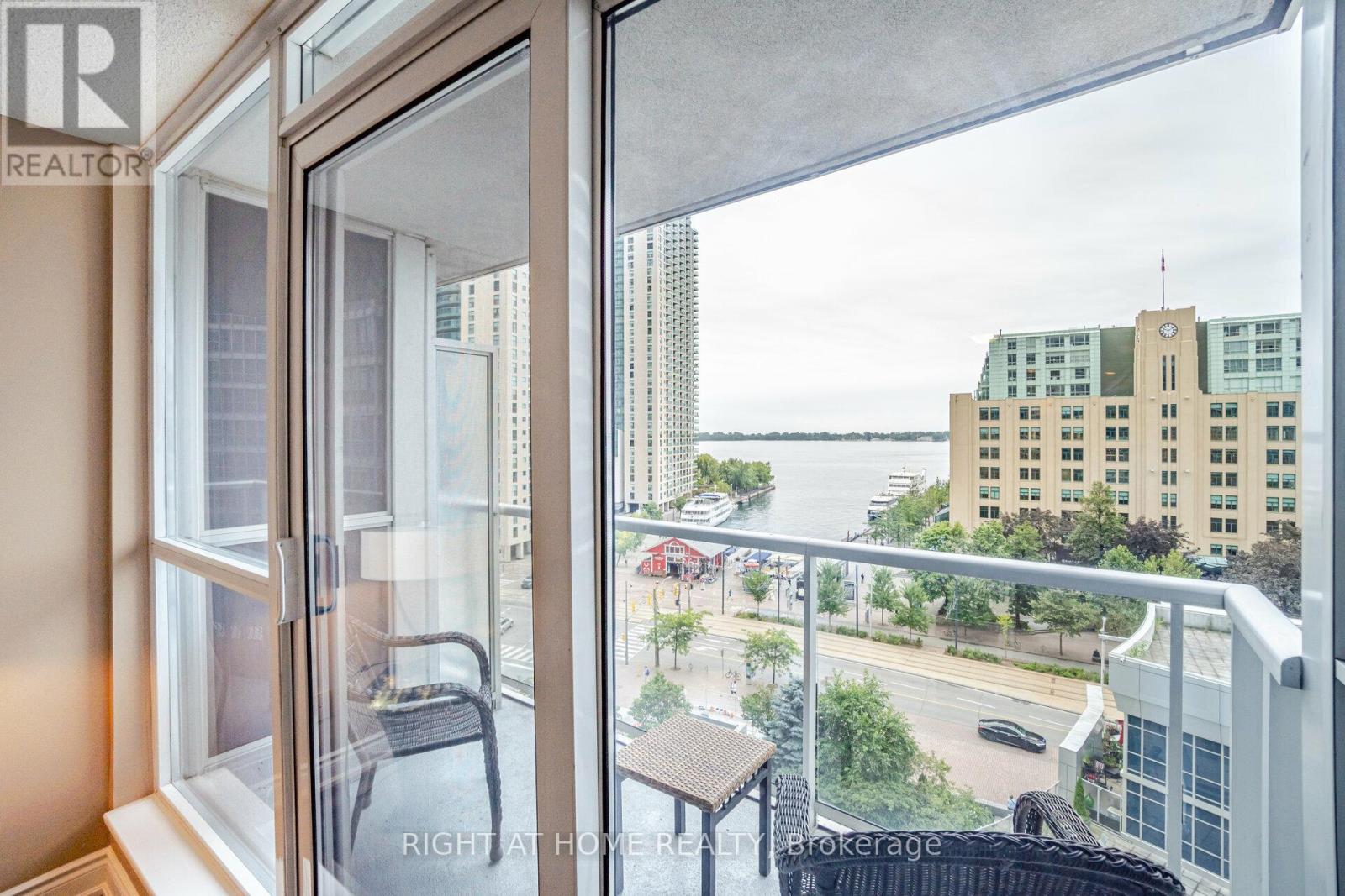 809 - 8 York Street S, Toronto, Ontario  M5J 2Y2 - Photo 14 - C12444315