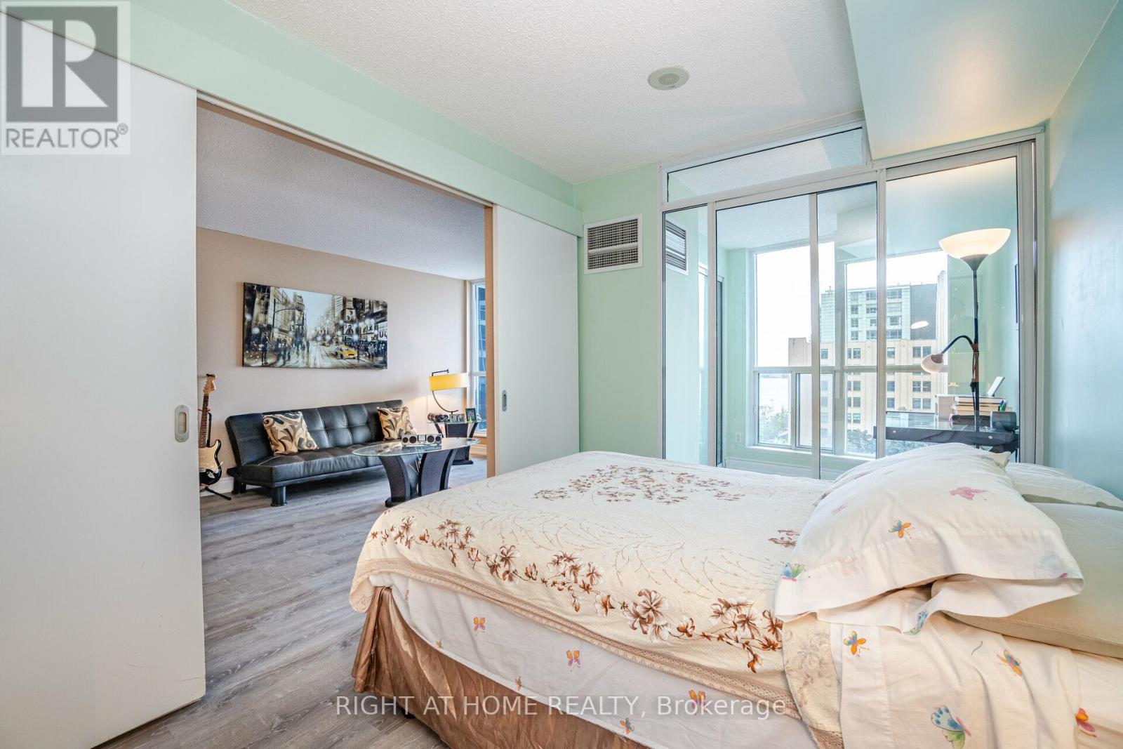 809 - 8 York Street S, Toronto, Ontario  M5J 2Y2 - Photo 15 - C12444315