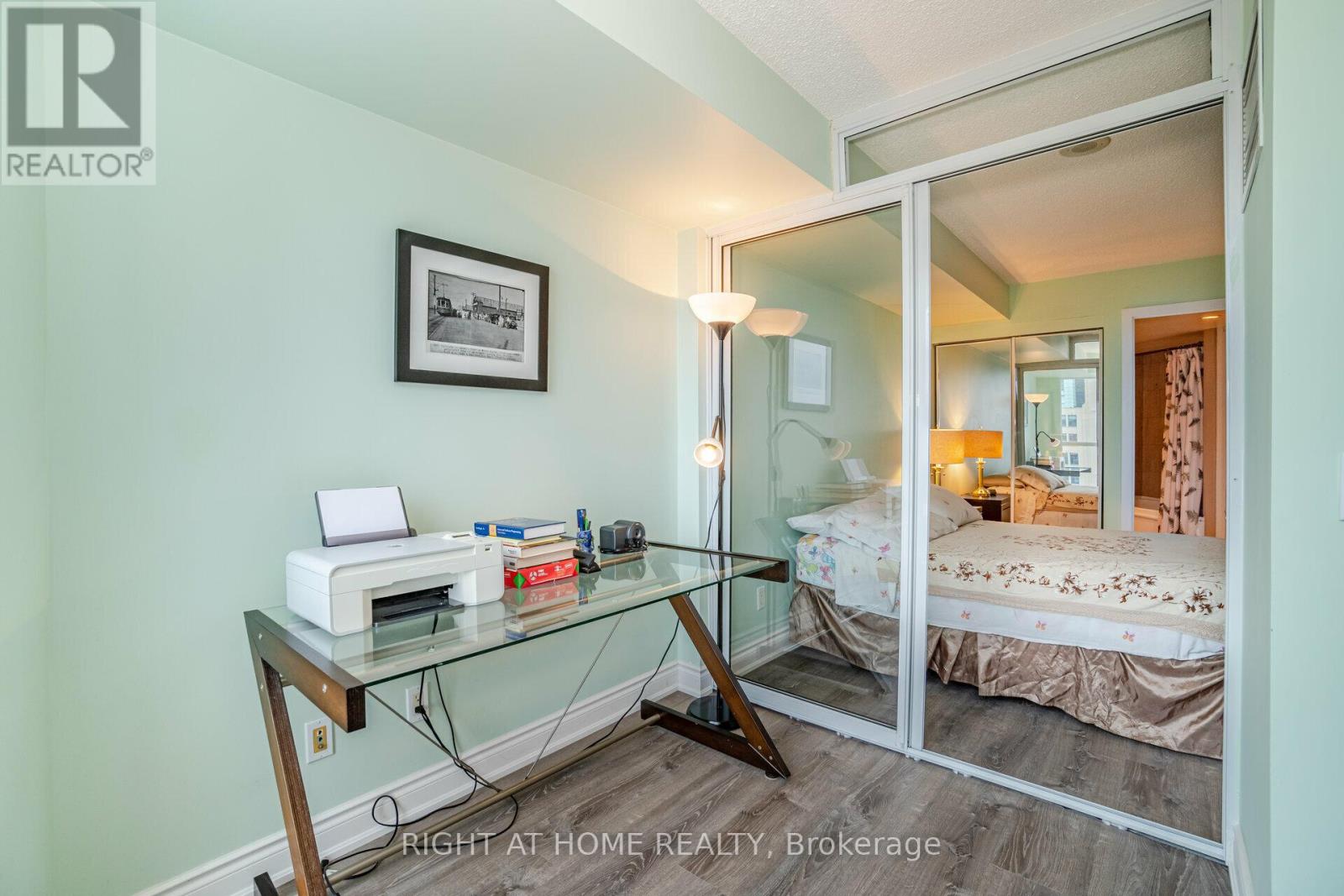 809 - 8 York Street S, Toronto, Ontario  M5J 2Y2 - Photo 18 - C12444315