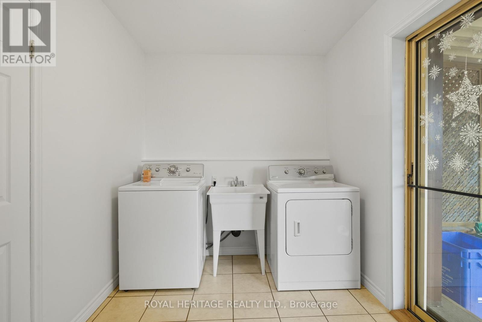 Main - 713 Burns Street W, Whitby, Ontario  L1N 1K5 - Photo 16 - E12444318