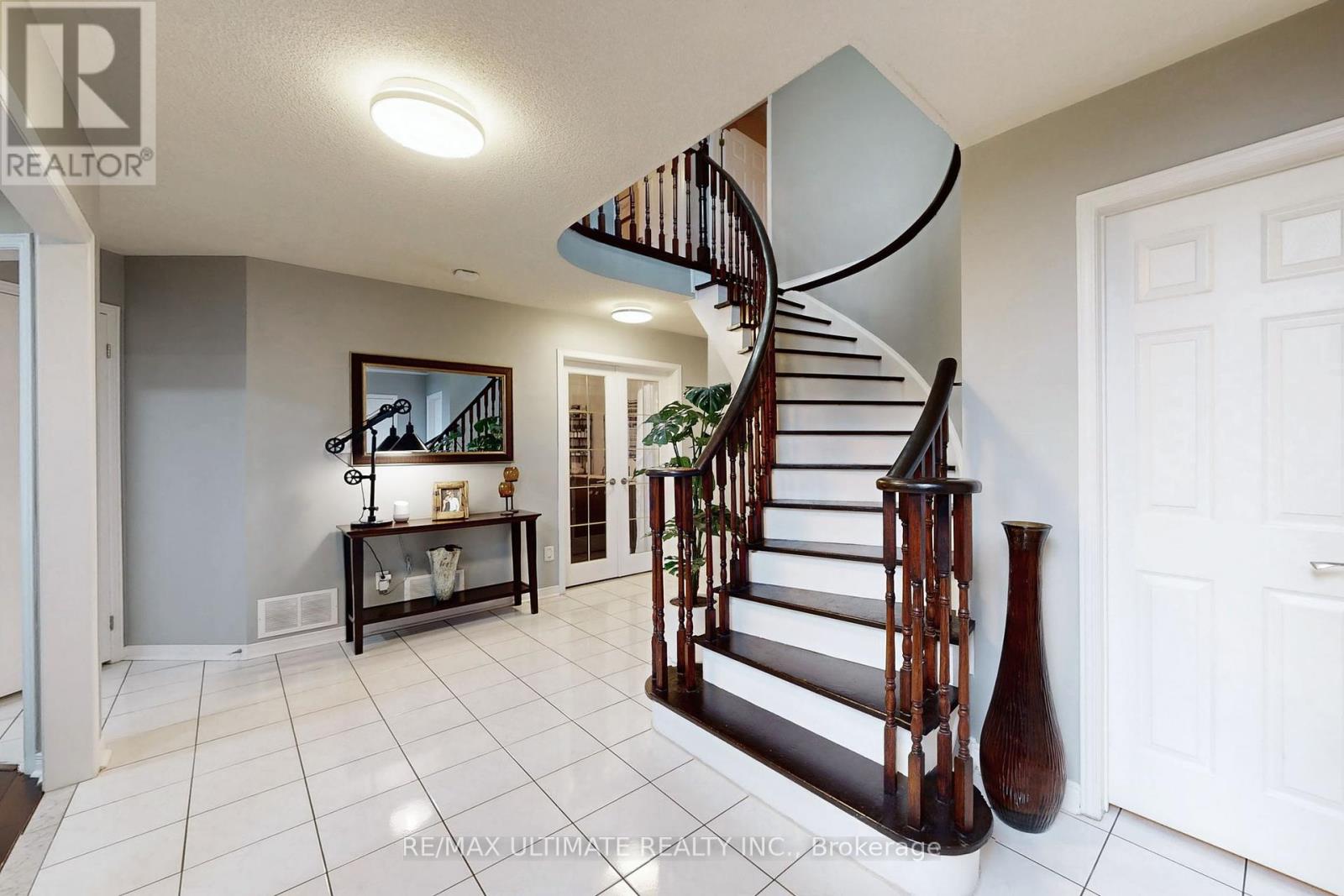 25 Winterberry Drive, Whitby (Rolling Acres), Ontario  L1R 1Z2 - Photo 3 - E12444341
