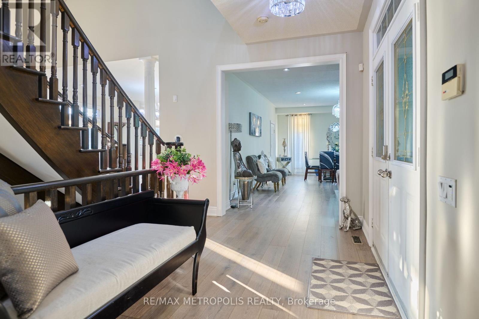 4 Champion Court, Brampton (Credit Valley), Ontario  L6Y 5G9 - Photo 14 - W12443242