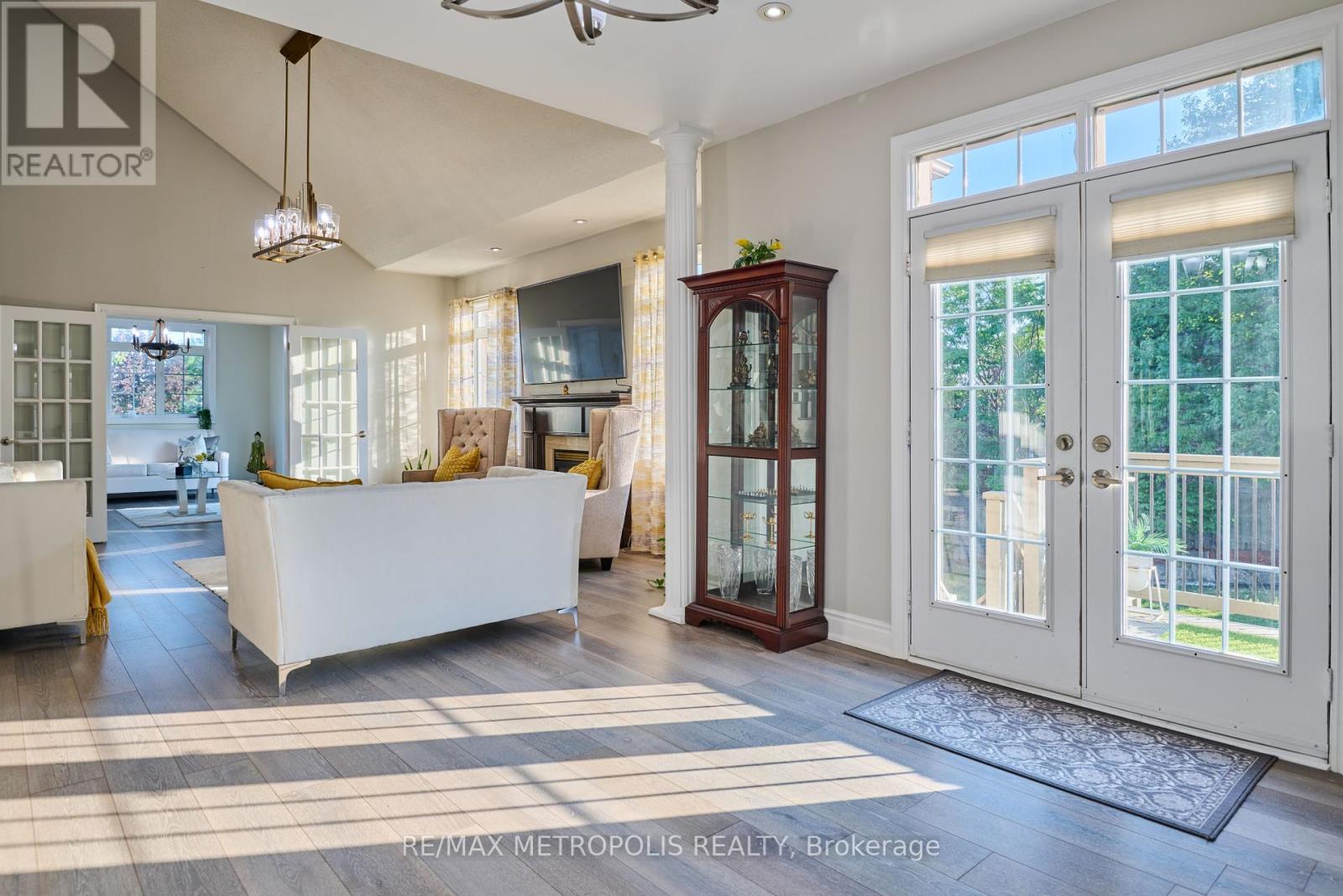 4 Champion Court, Brampton (Credit Valley), Ontario  L6Y 5G9 - Photo 11 - W12443242