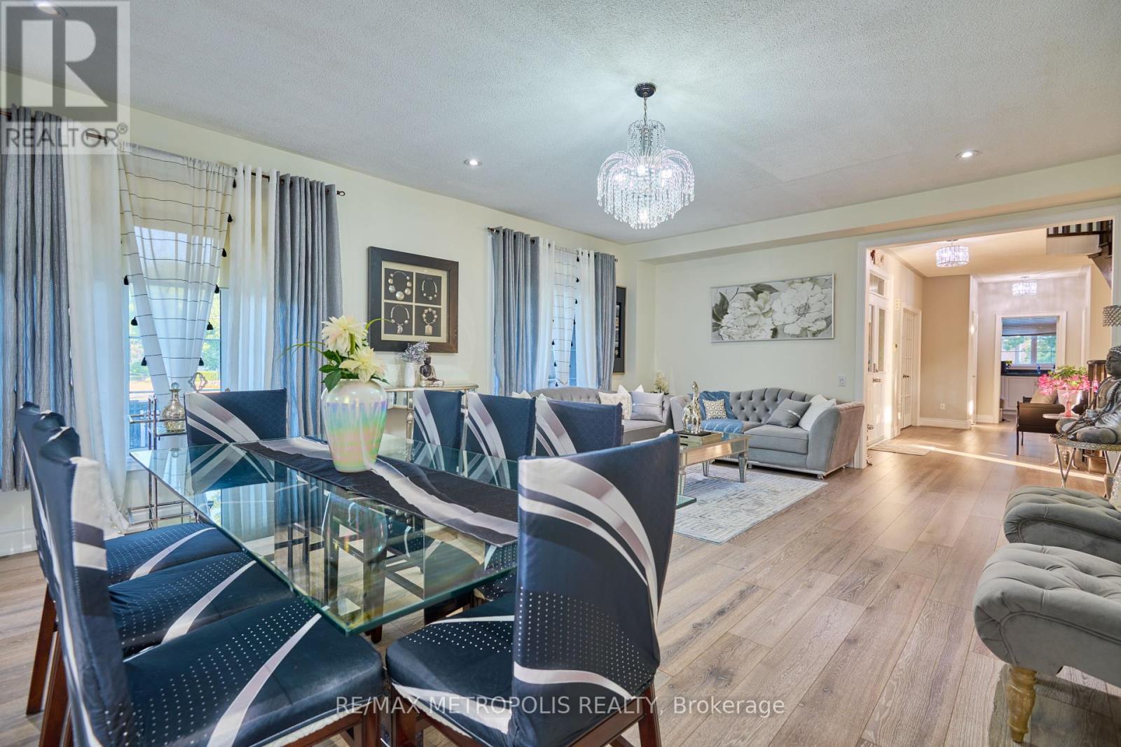4 Champion Court, Brampton (Credit Valley), Ontario  L6Y 5G9 - Photo 16 - W12443242