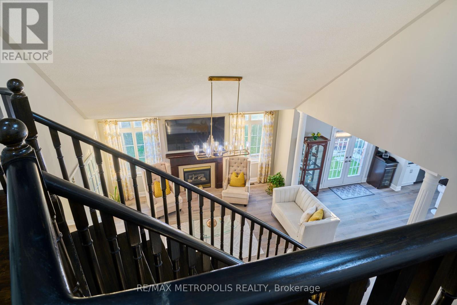 4 Champion Court, Brampton (Credit Valley), Ontario  L6Y 5G9 - Photo 24 - W12443242