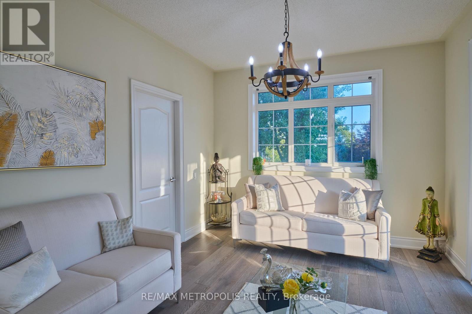 4 Champion Court, Brampton (Credit Valley), Ontario  L6Y 5G9 - Photo 22 - W12443242