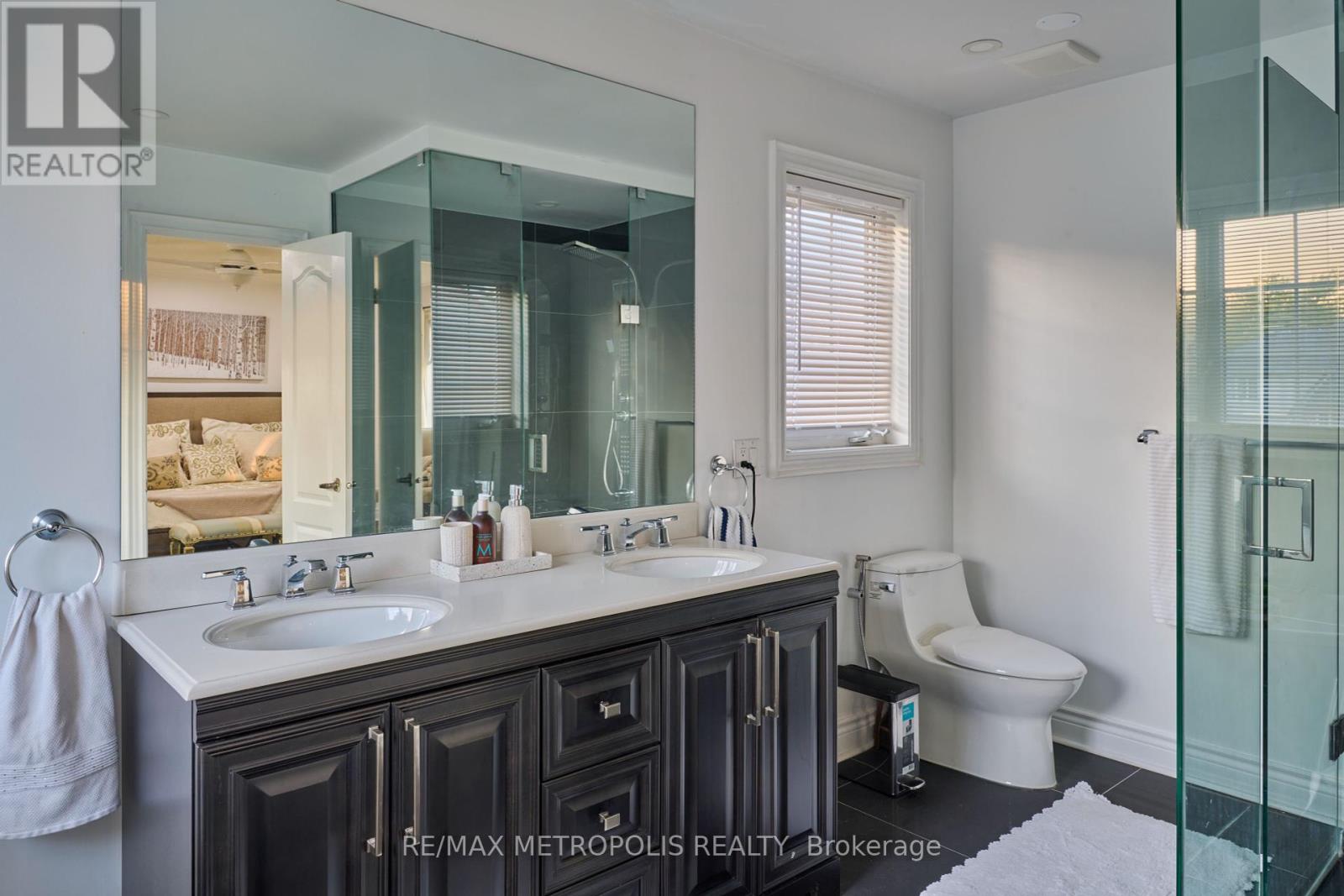 4 Champion Court, Brampton (Credit Valley), Ontario  L6Y 5G9 - Photo 35 - W12443242