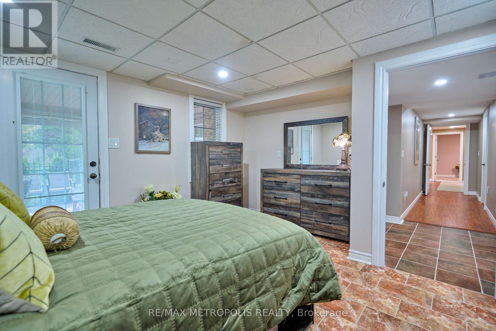 4 Champion Court, Brampton (Credit Valley), Ontario  L6Y 5G9 - Photo 44 - W12443242