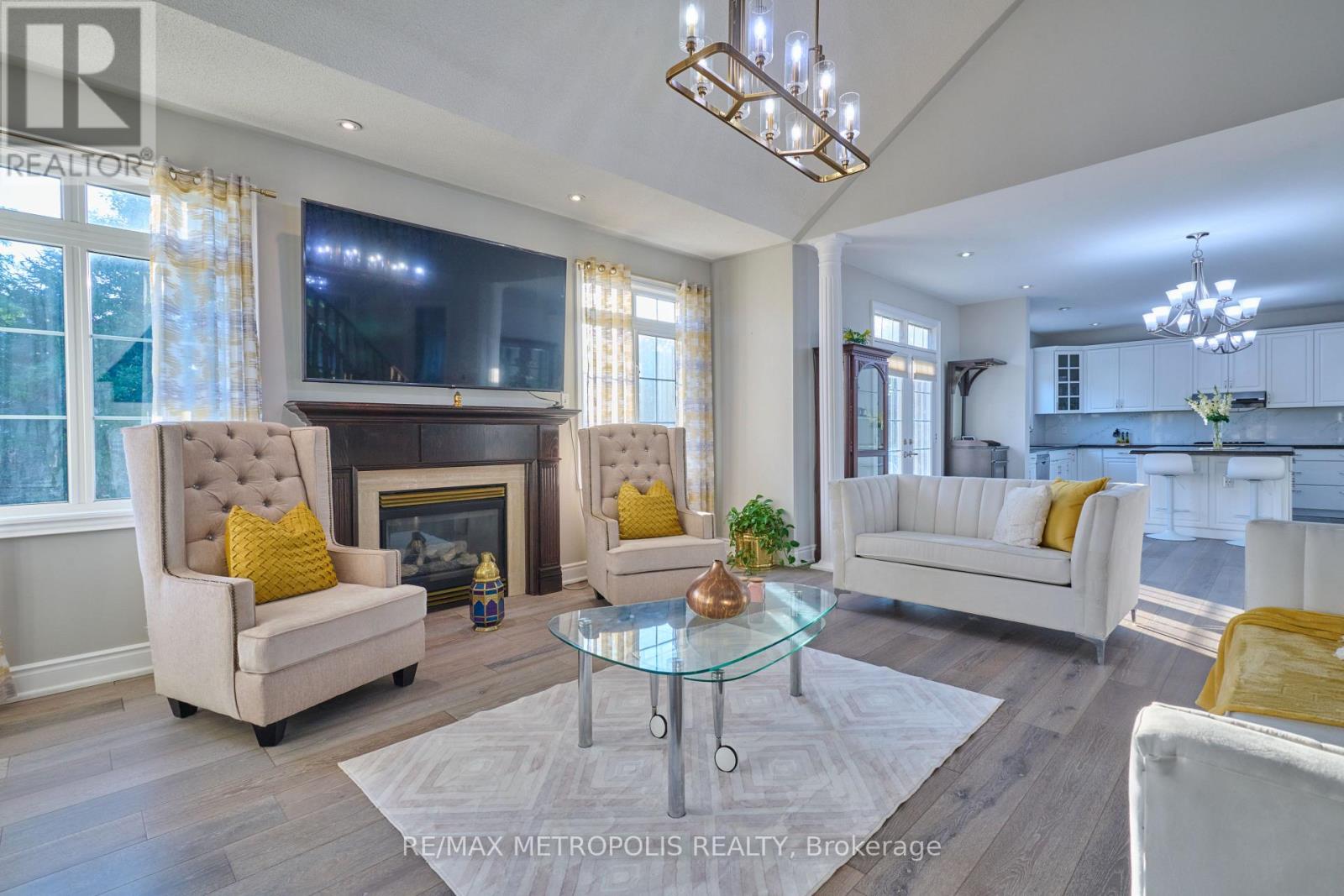 4 Champion Court, Brampton (Credit Valley), Ontario  L6Y 5G9 - Photo 18 - W12443242