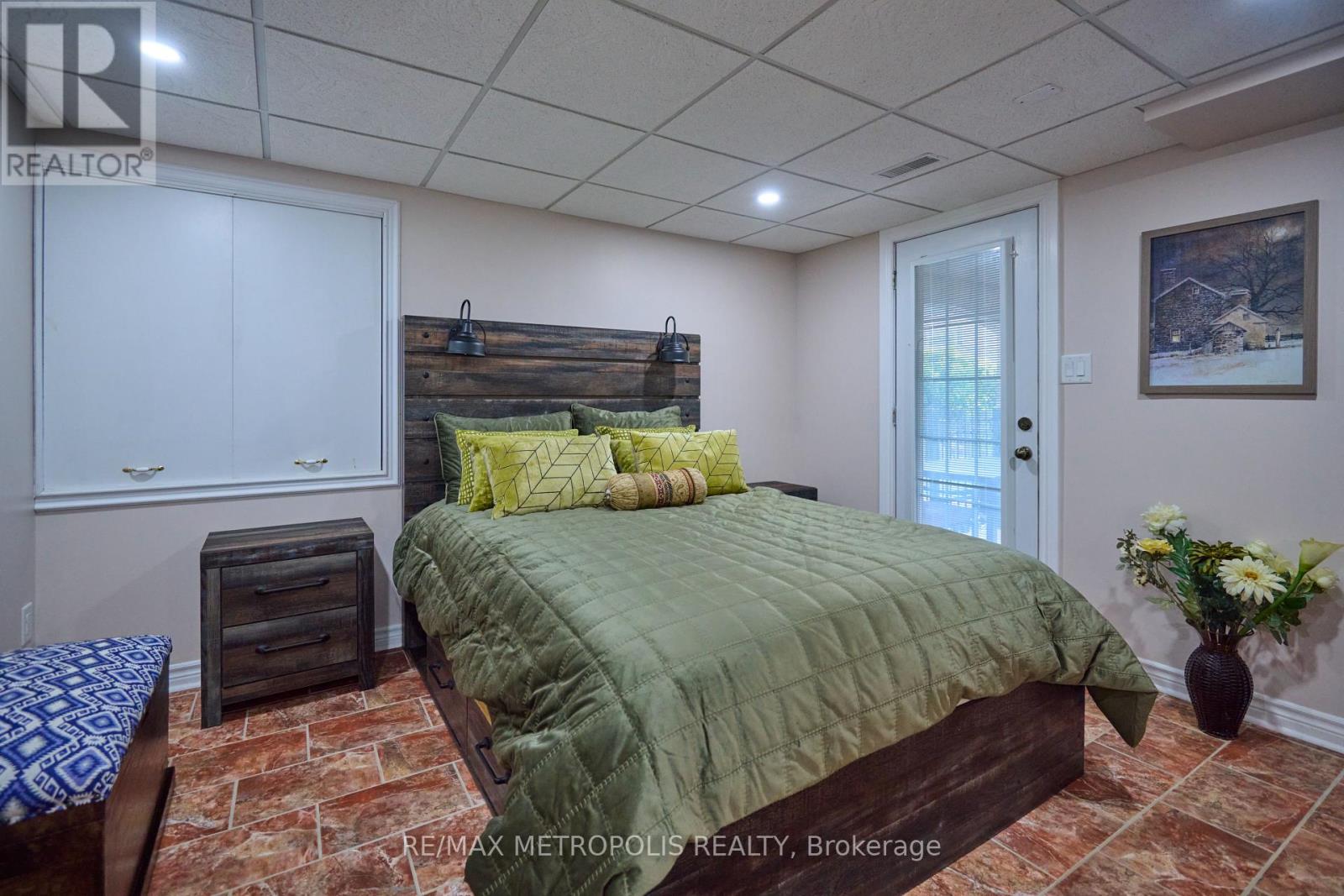 4 Champion Court, Brampton (Credit Valley), Ontario  L6Y 5G9 - Photo 43 - W12443242