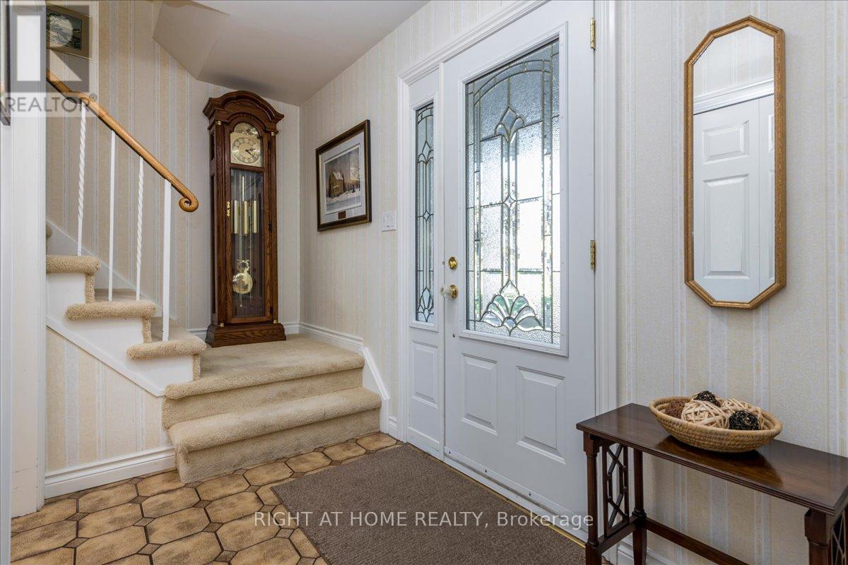 140 Orsi Drive, Newmarket (Gorham-College Manor), Ontario  L3Y 3H6 - Photo 16 - N12444224