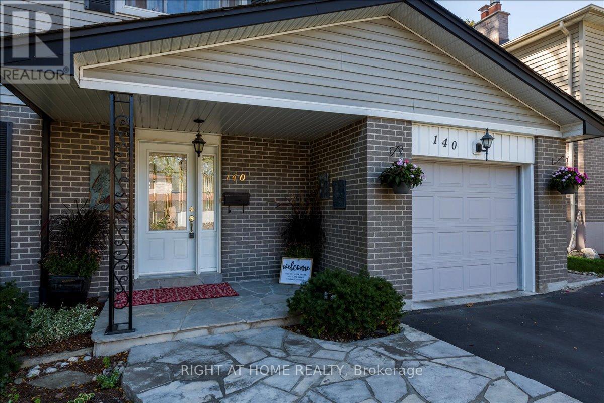 140 Orsi Drive, Newmarket (Gorham-College Manor), Ontario  L3Y 3H6 - Photo 3 - N12444224