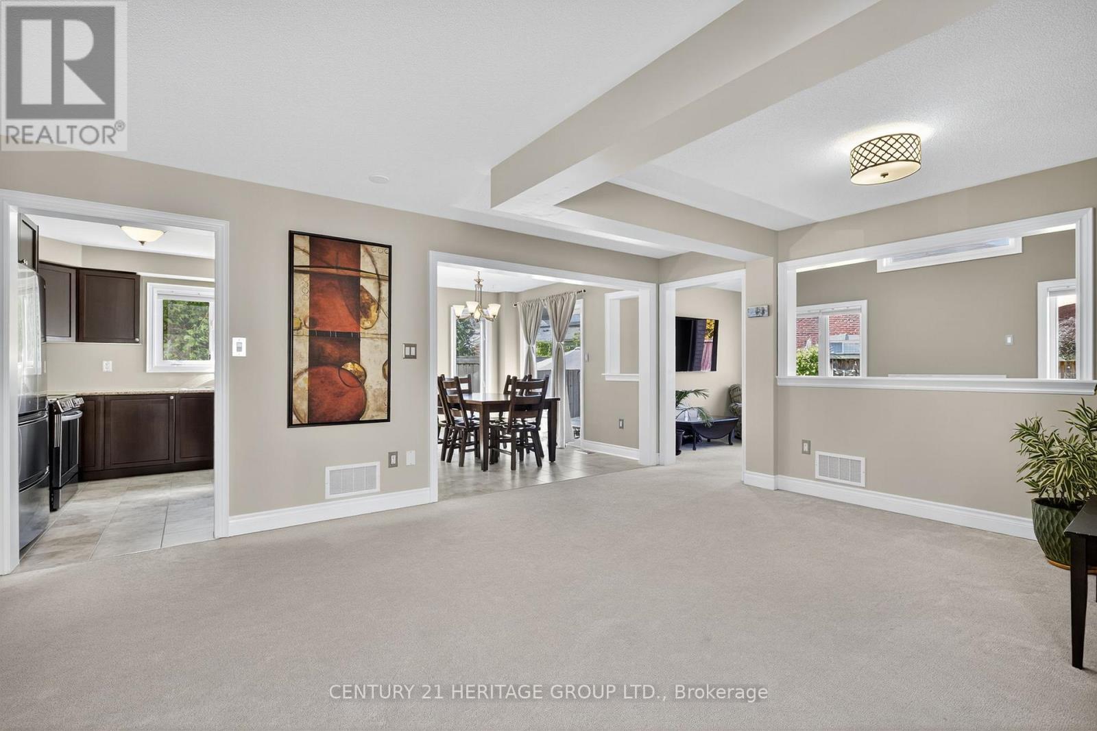 63 Jewelwing Court, Bradford West Gwillimbury (Bradford), Ontario  L3Z 0N7 - Photo 10 - N12444286